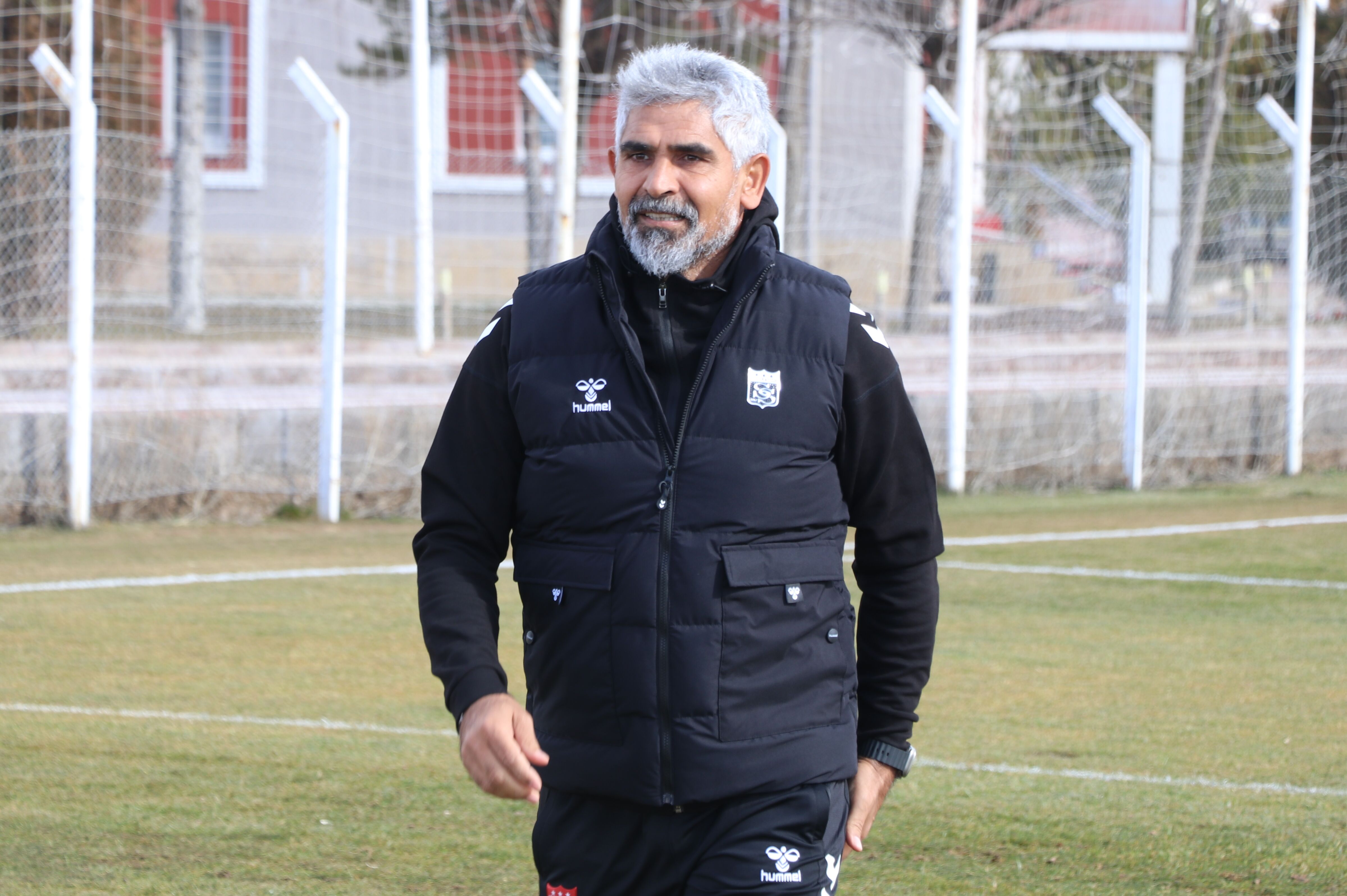 İsmet Taşdemir, 16 yıl sonra geldiği Sivasspor'u yeniden Süper Lig'e çıkarmak istiyor