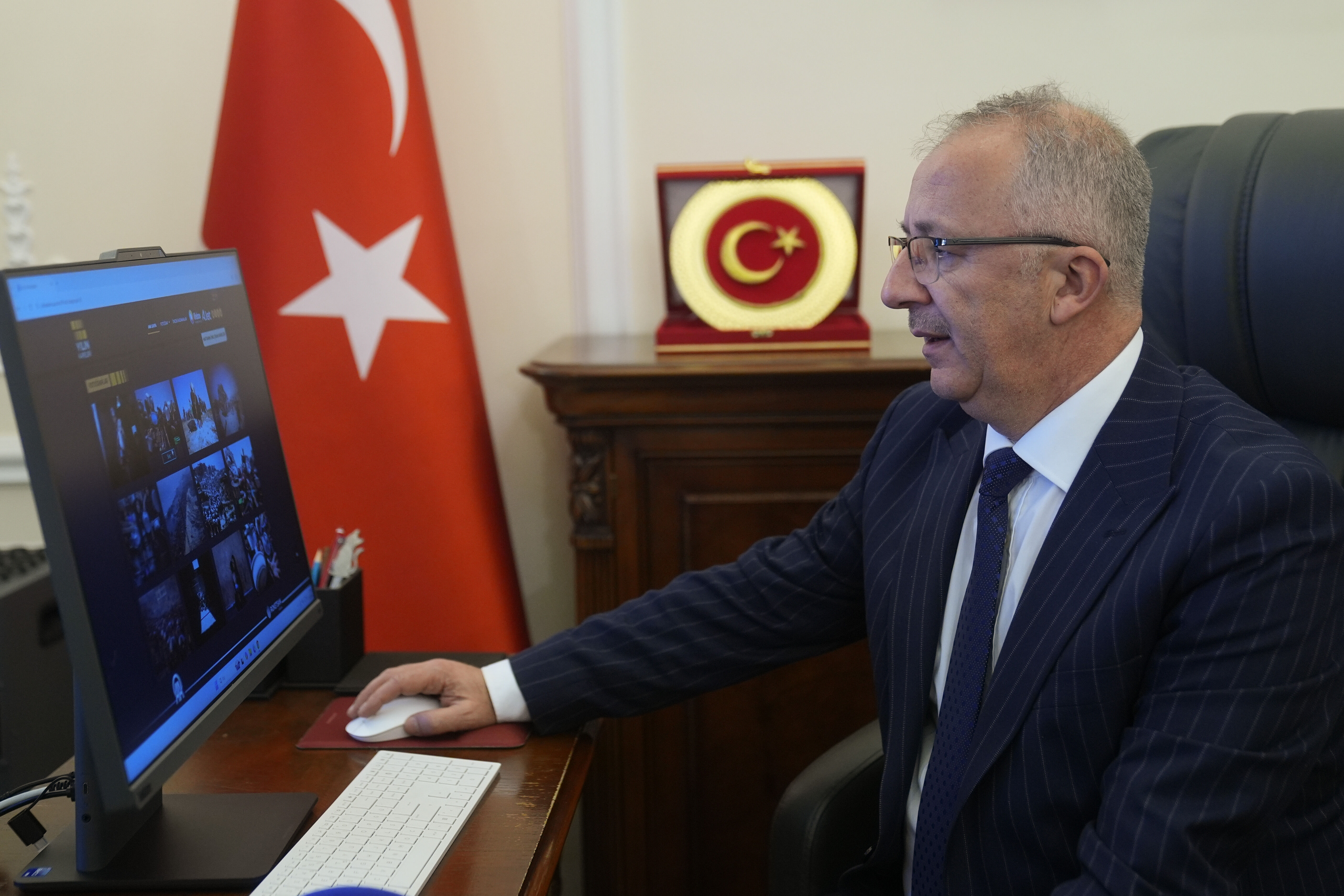 Gazi Üniversitesi Rektörü Prof. Dr. Ünal, AA'nın Yılın Kareleri oylamasına katıldı