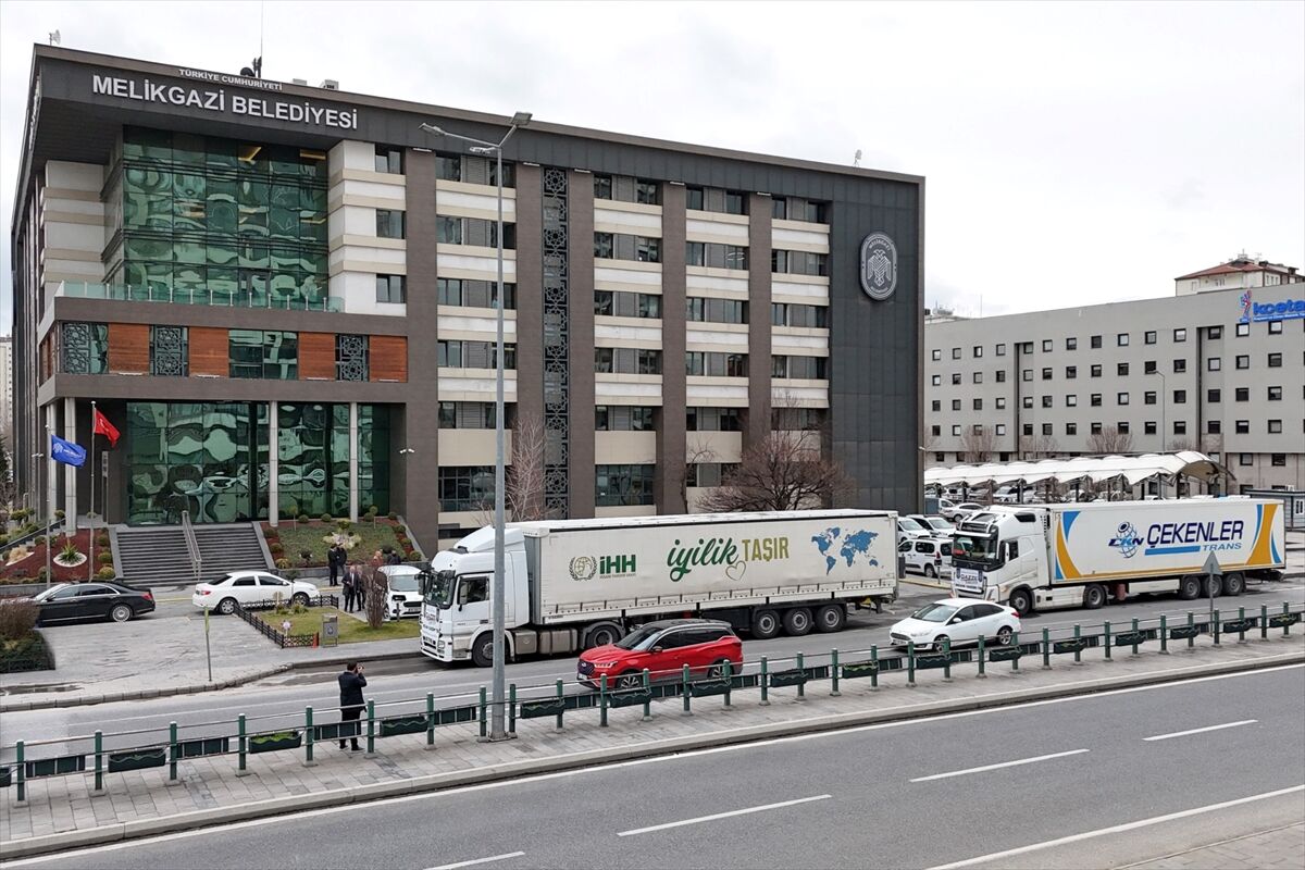 Kayseri'den Gazze'ye yardım tırları gönderildi