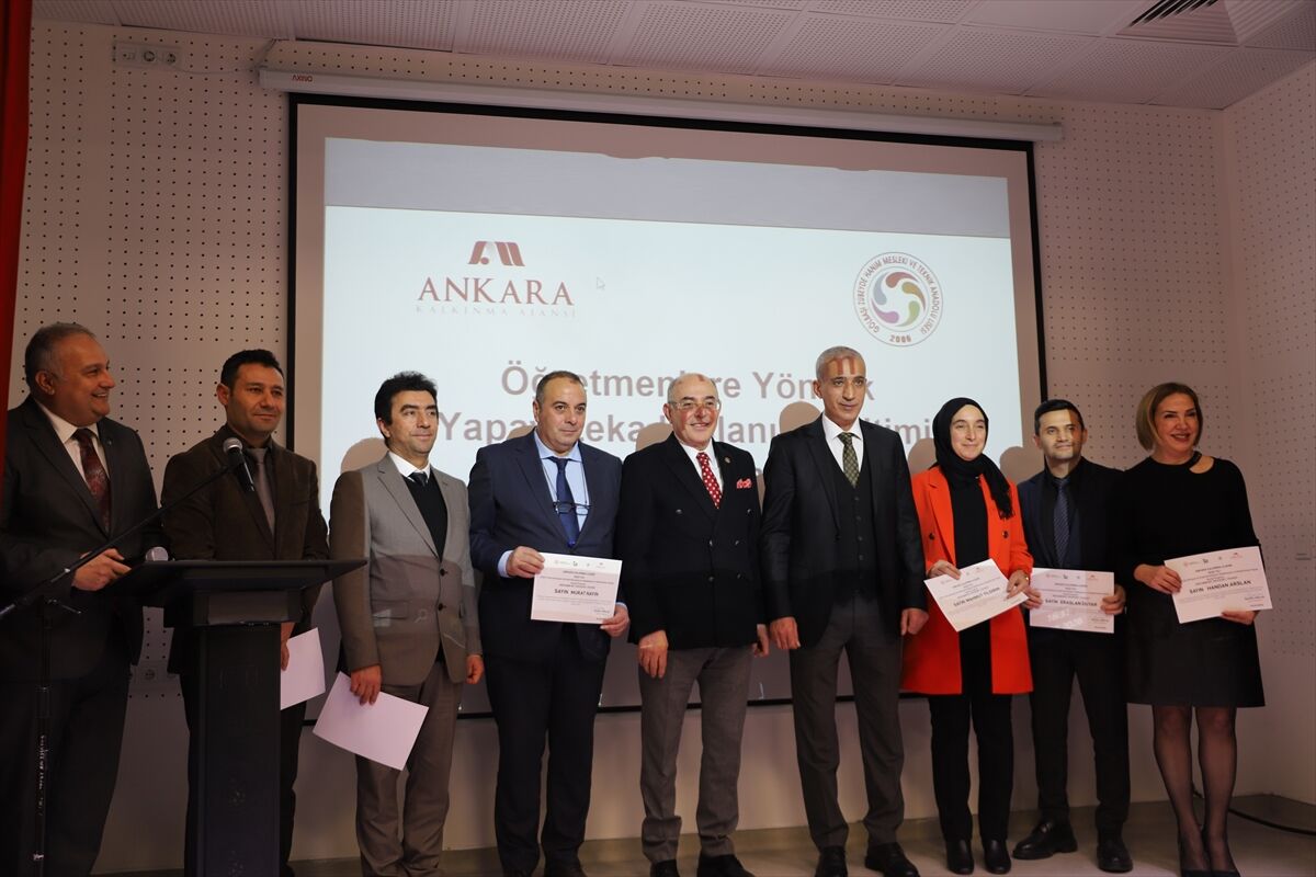 Gölbaşı'nda öğretmenlere yönelik Yapay Zeka Kullanım Eğitimi Programı düzenlendi