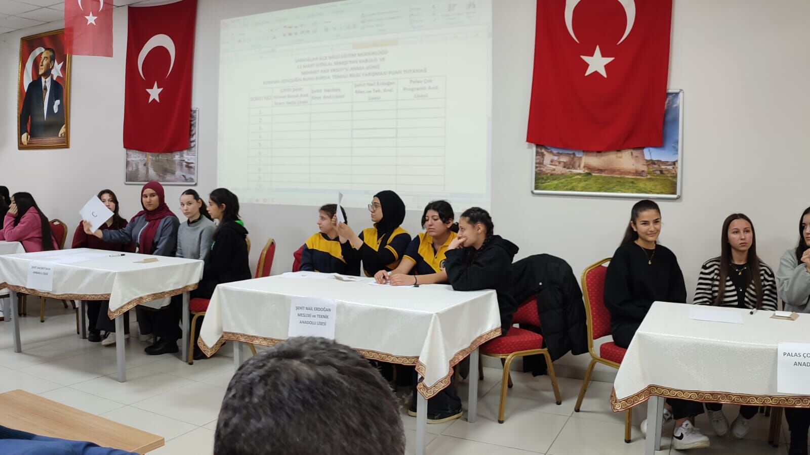 Sarıoğlan'da liselar arası bilgi yarışması düzenlendi