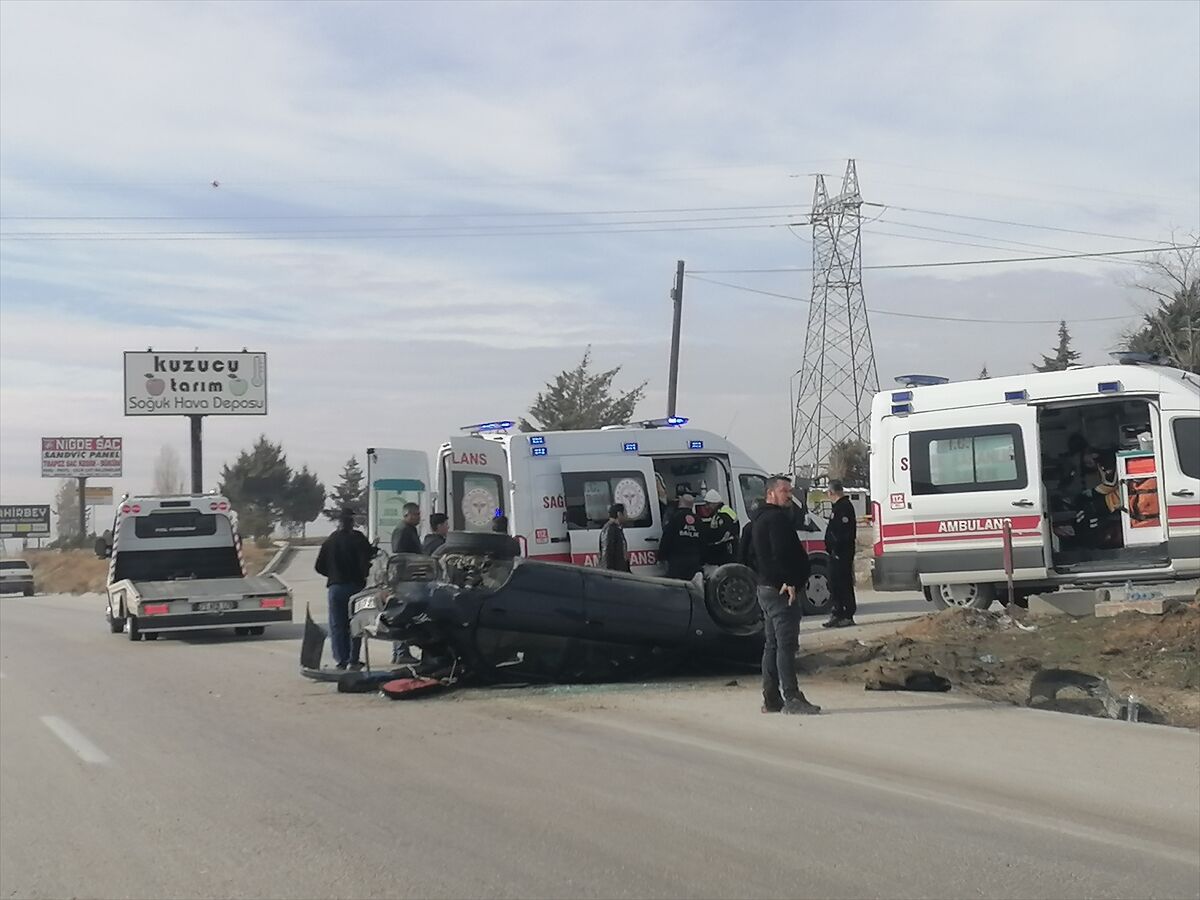 Konya'da ters dönen otomobilin sürücüsü yaralandı