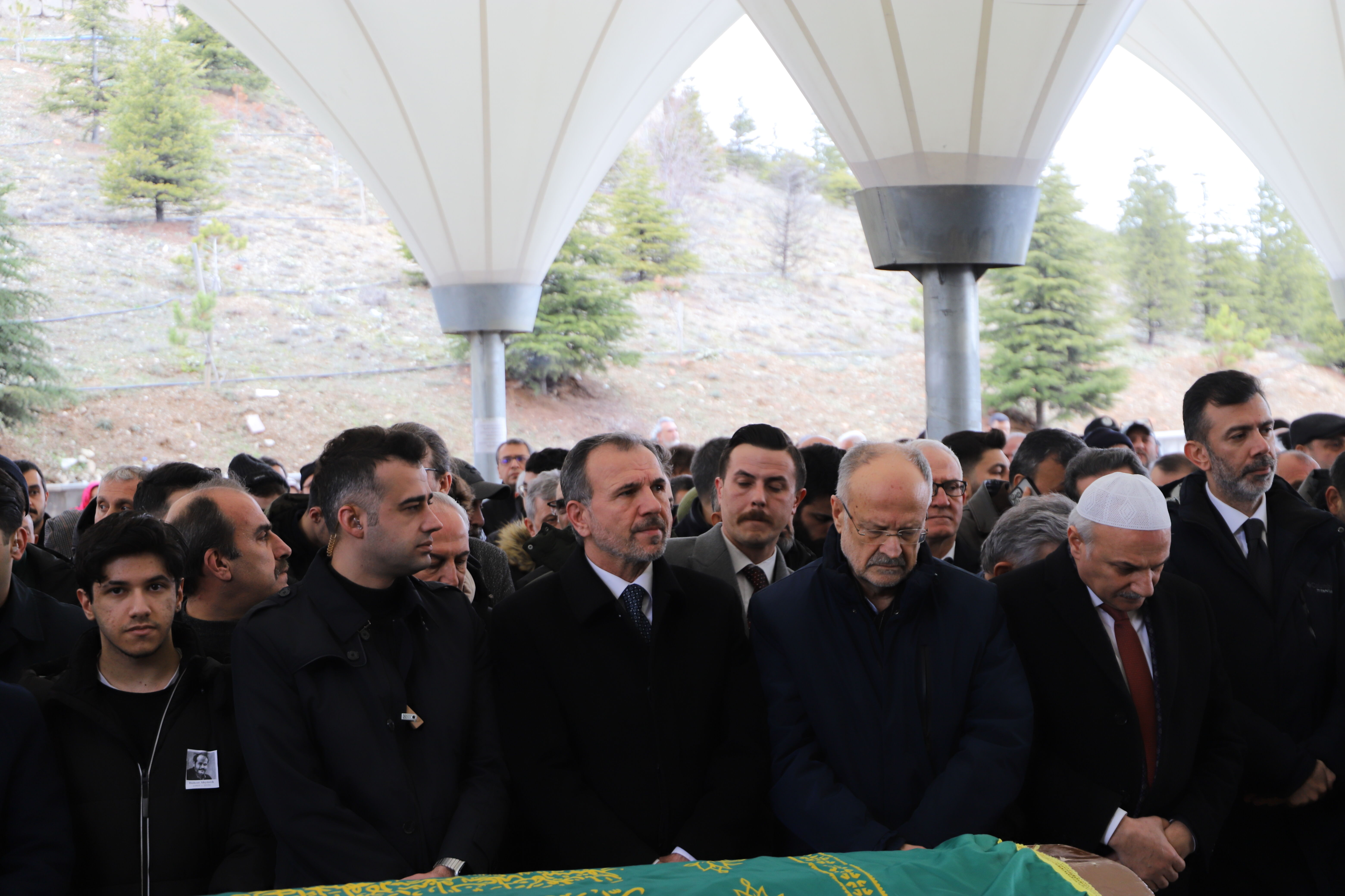 Usta yazar Bülent Akyürek, son yolculuğuna uğurlandı