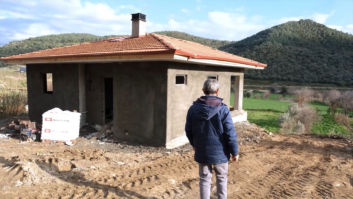 Bakan Kurum'dan İzmir Ödemiş'teki orman yangınında evi yanan 'Cavit amca'ya ilişkin paylaşım: