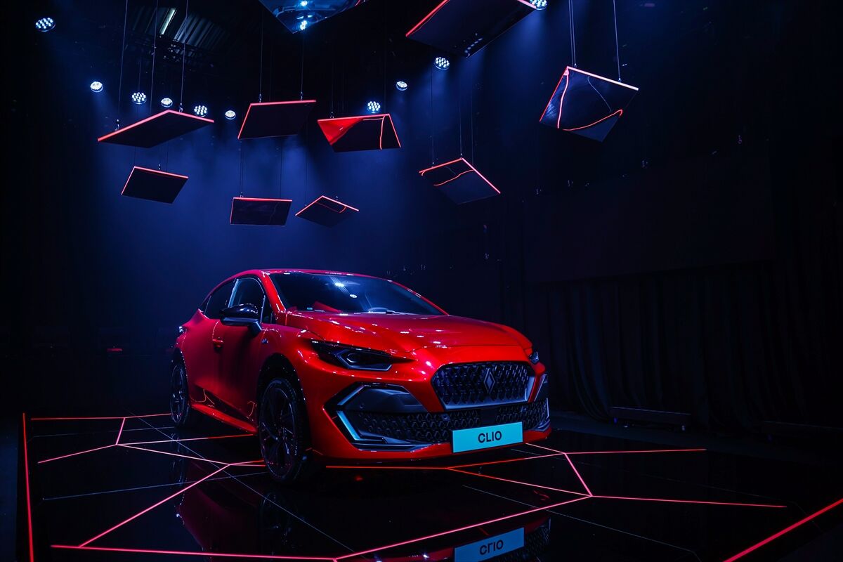Yeni Renault Clio Türkiye'de yollara çıktı