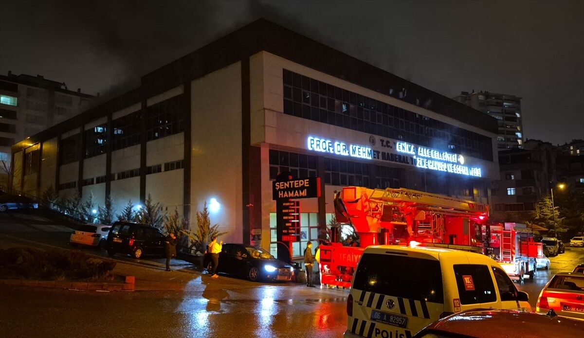 Ankara'da yüzme havuzunun sauna kısmında çıkan yangın söndürüldü