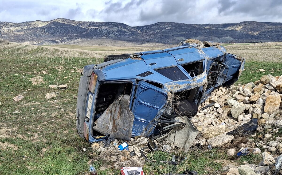 Beypazarı'ndaki trafik kazalarında 2 kişi yaralandı