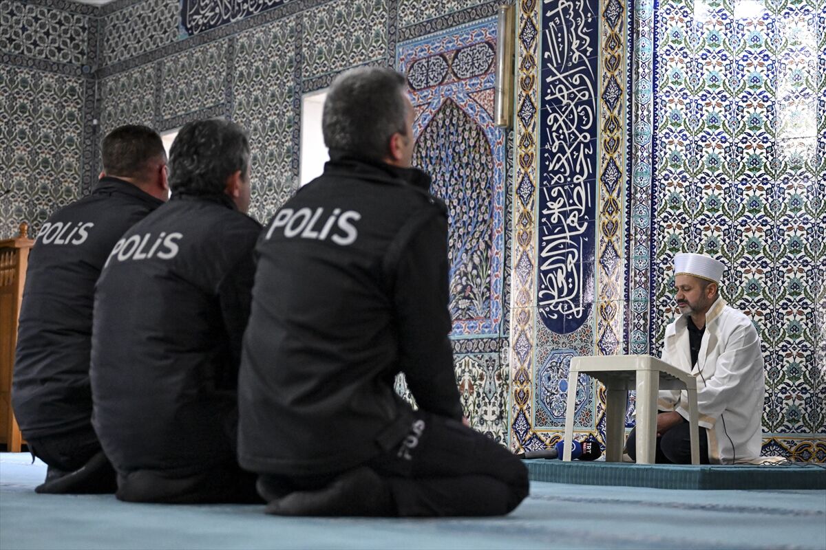 Başkentte 6 Şubat depremlerinde hayatını kaybedenler için mevlit okutuldu