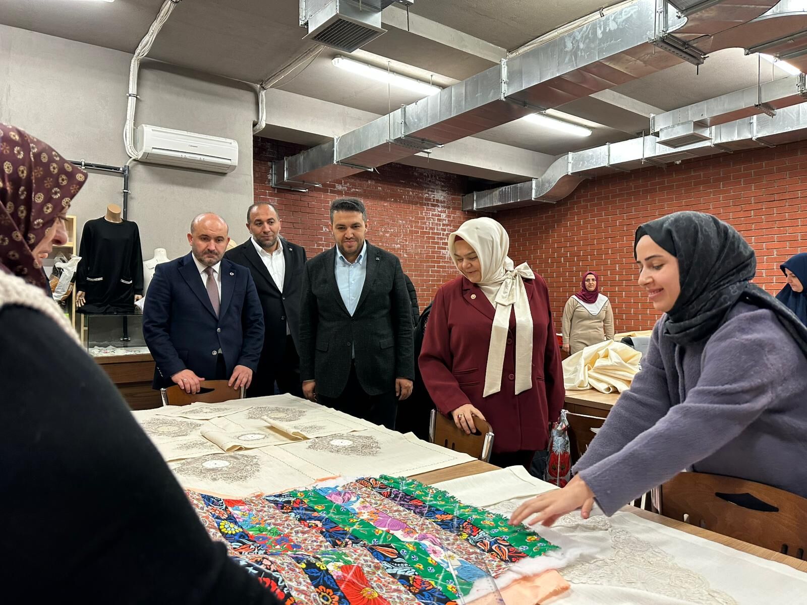 TBMM Milli Eğitim, Kültür, Gençlik ve Spor Komisyonu Başkanı Gürcan'dan TÜGVA ve YEDAM'a ziyaret