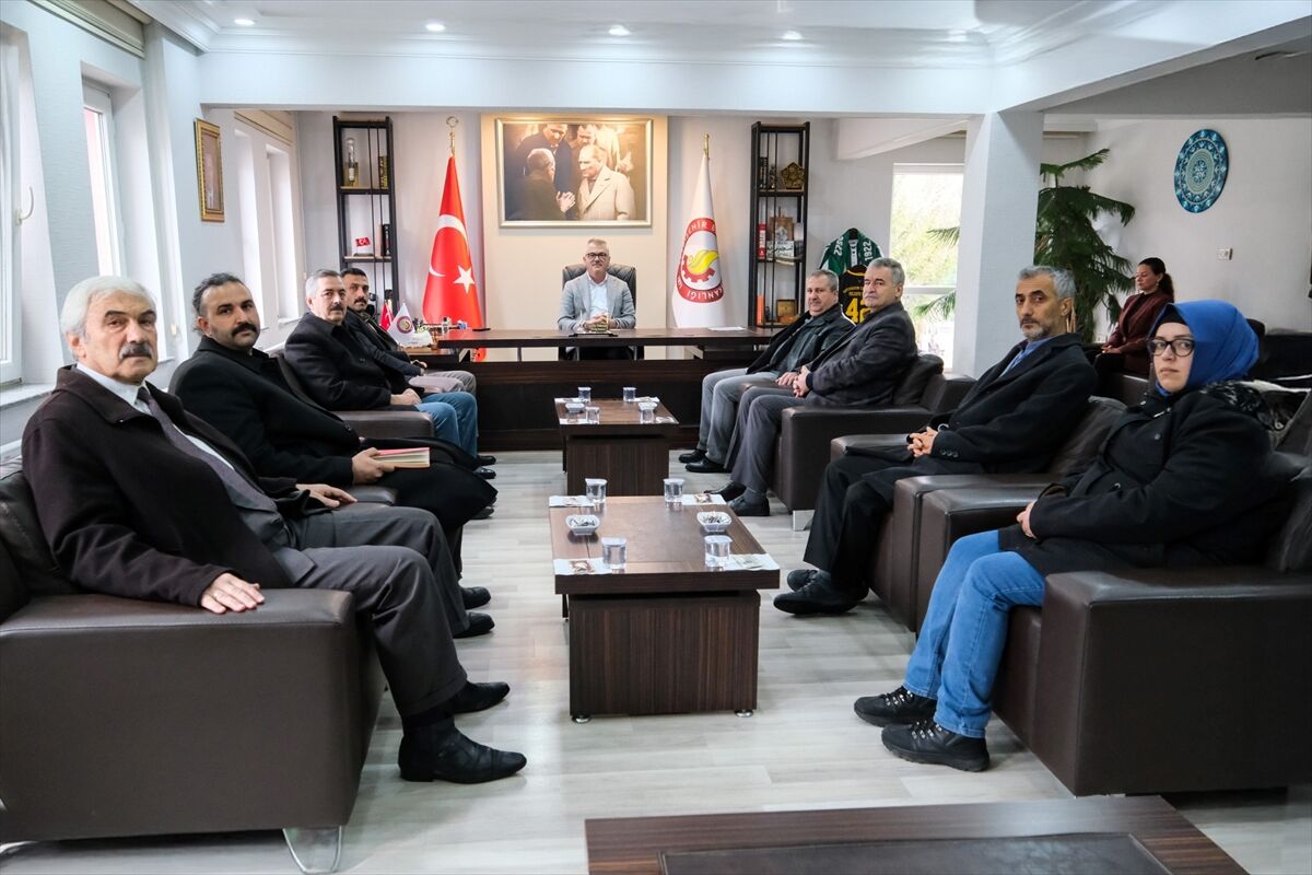 Seydişehir Belediye Başkanı Hasan Ustaoğlu, siyasi parti ilçe başkanlarıyla buluştu