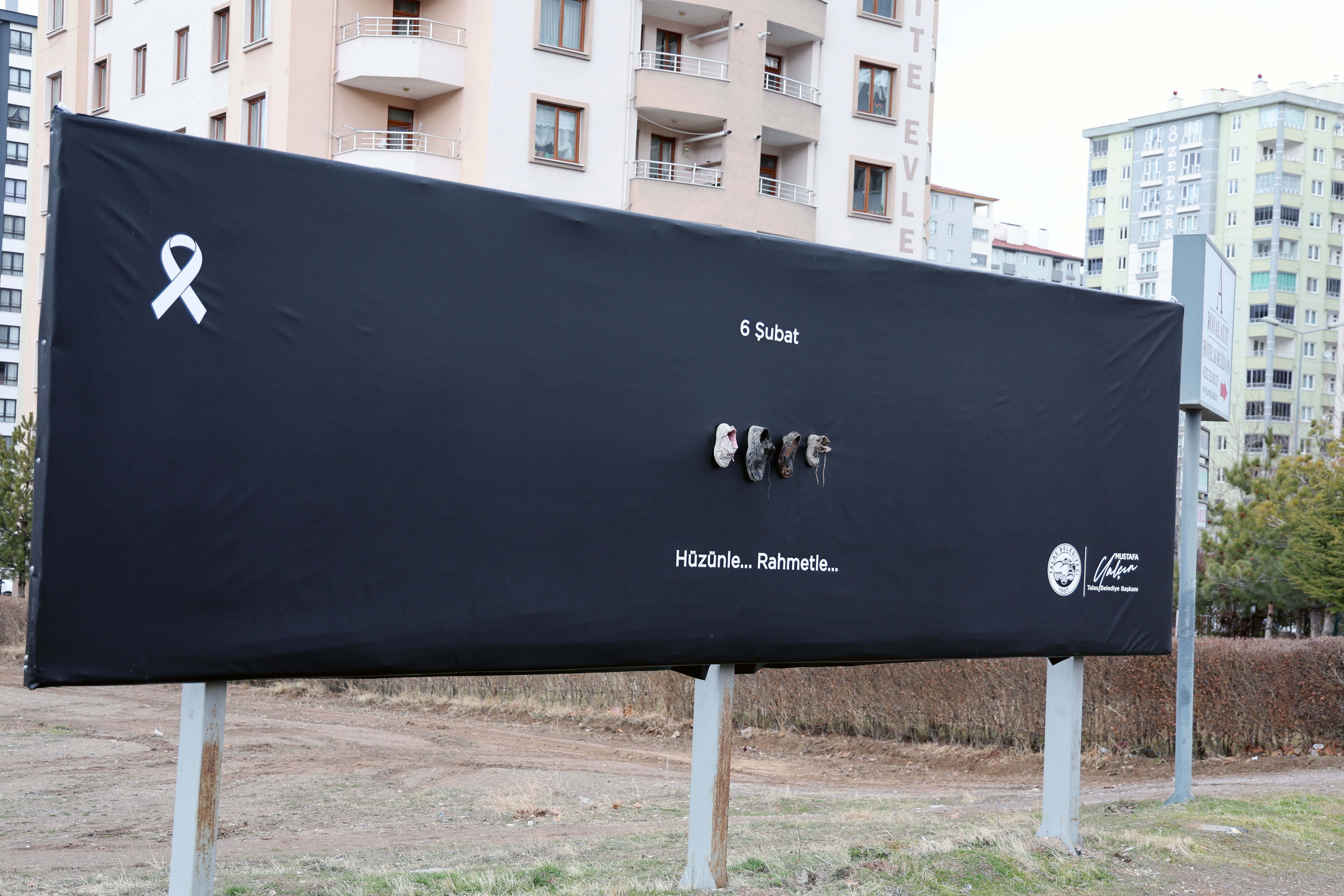 Talas Belediyesinden bilboardlarla 6 Şubat'ı unutmadı
