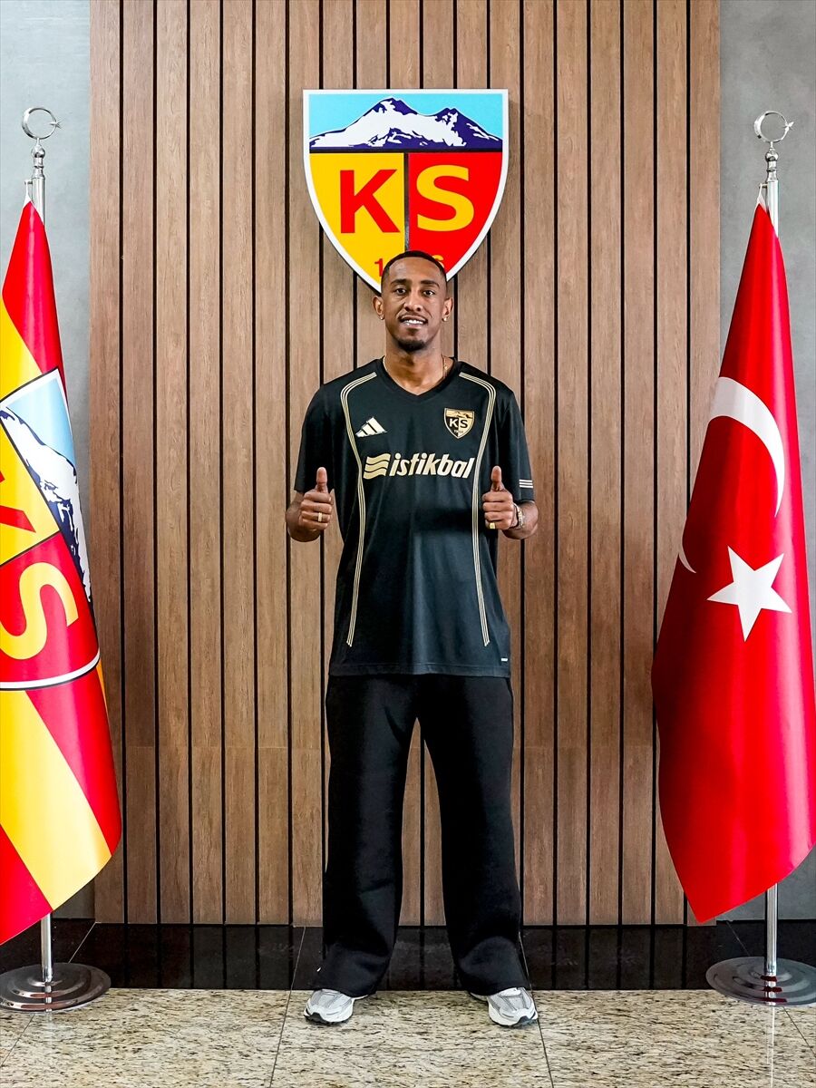 Kayserispor, Hollandalı futbolcu Joshua Brenet'i transfer etti
