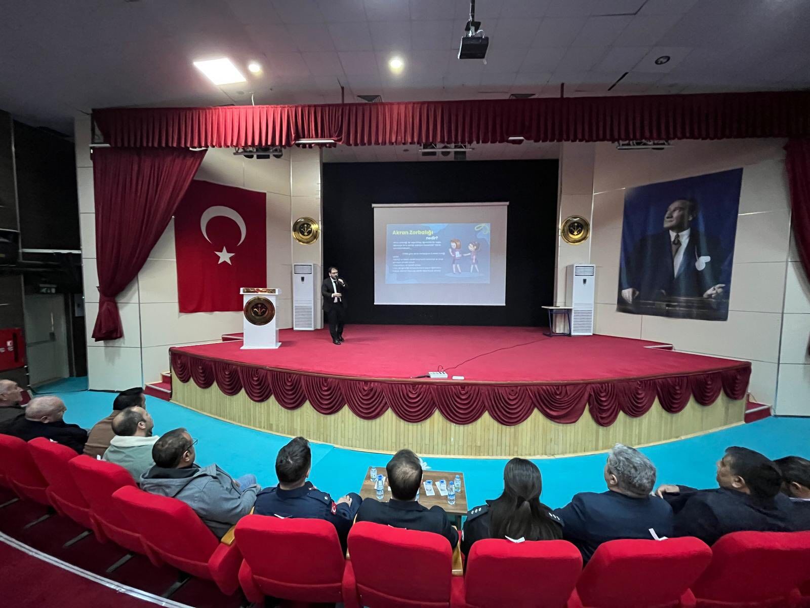 Gemerek'te öğrencilere akran zorbalığıyla ilgili bilgi verildi