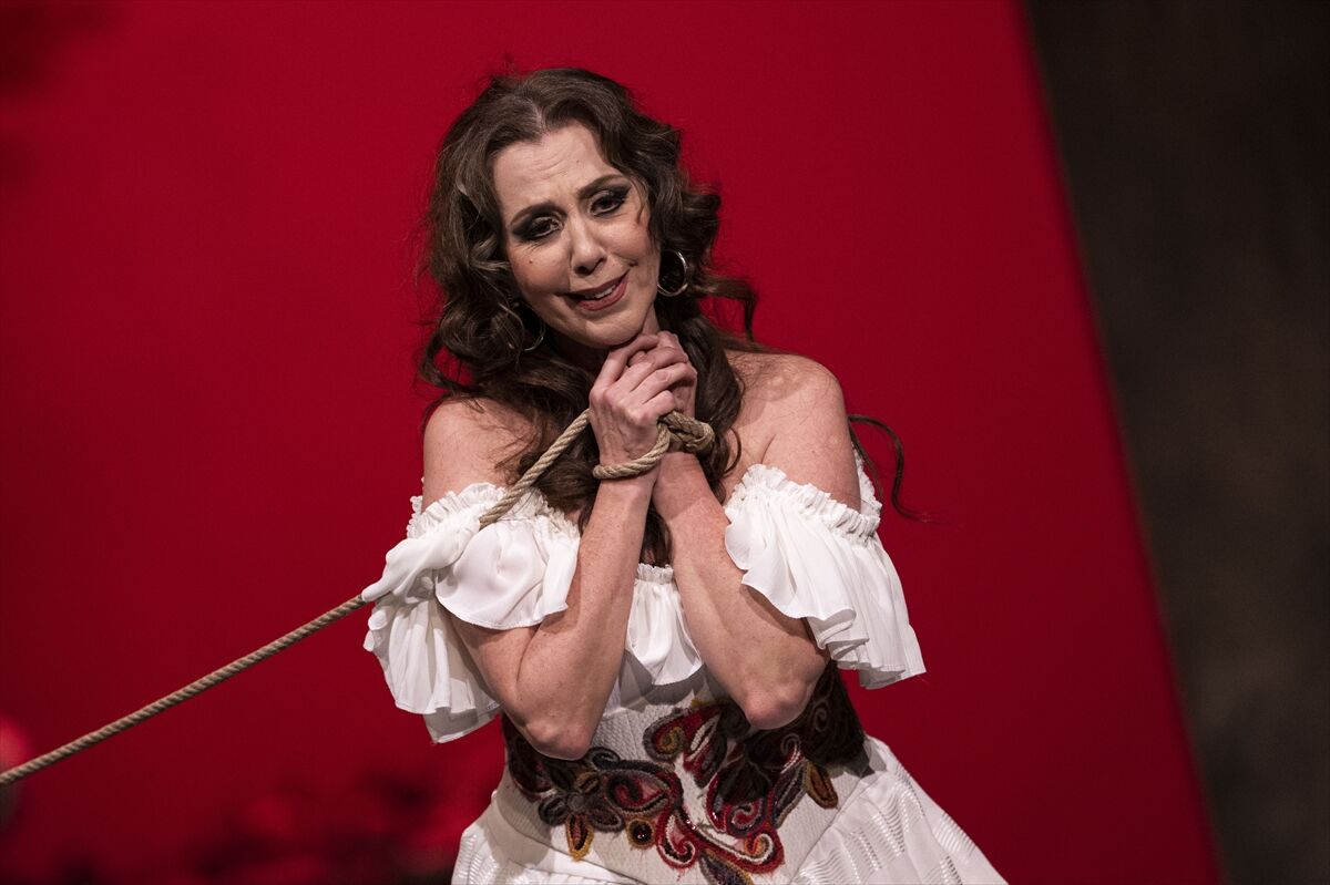 Güçlü kadın Carmen, 12 yıl aradan sonra Opera Sahnesi'nde seyirciyle buluşacak