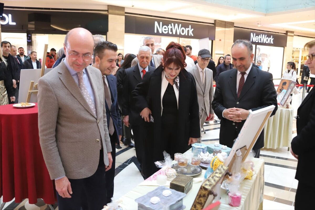 Konya'da huzurevi sakinlerinin el emekleri sergiye dönüştü