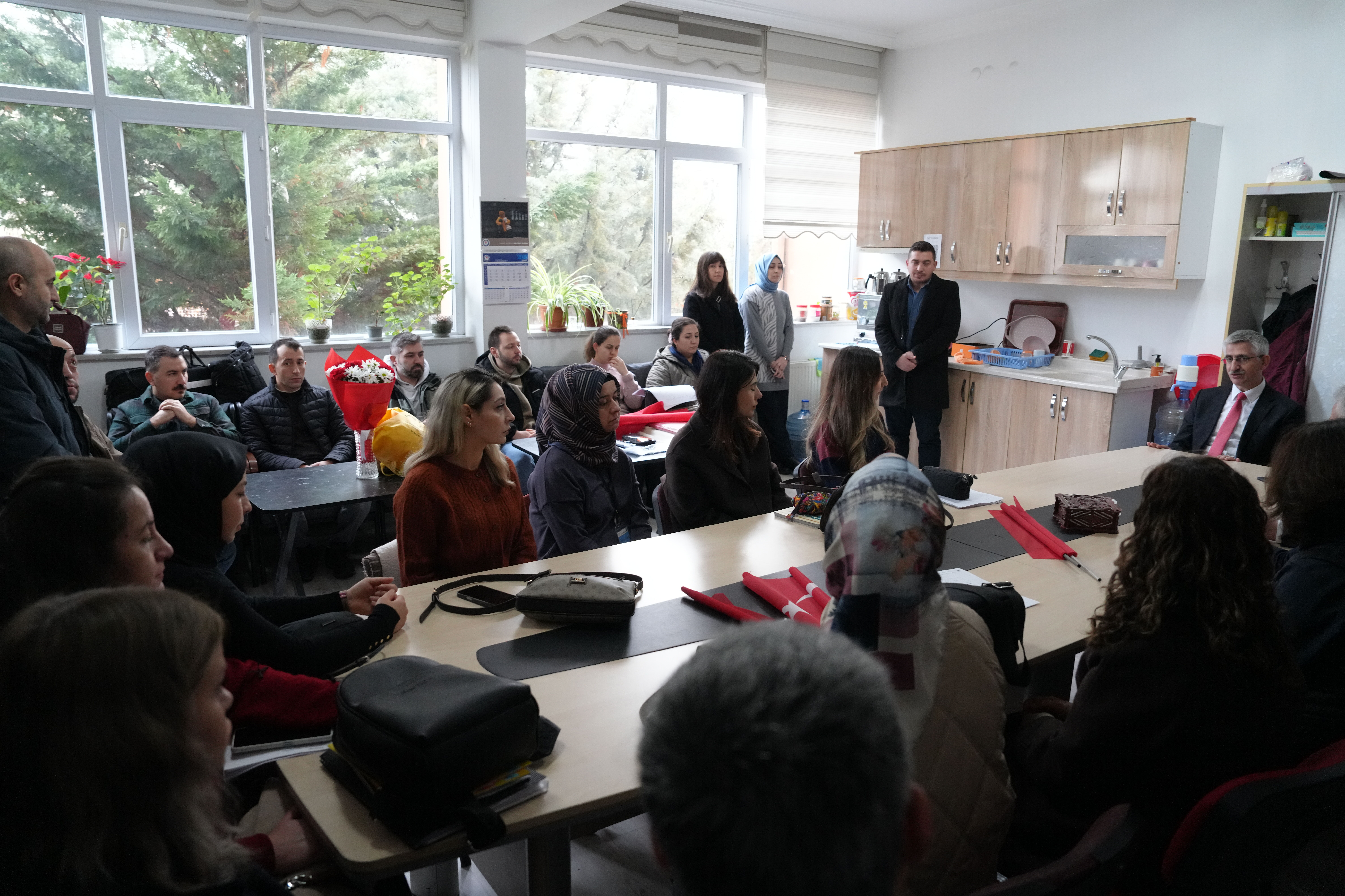 Çubuk Kaymakamı Bakır okul ziyareti gerçekleştirdi