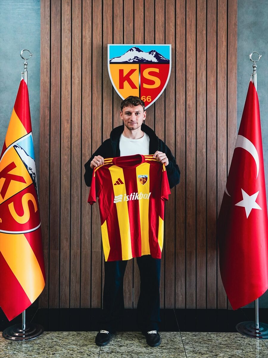 Kayserispor, Rus golcü Fedor Chalov'u transfer etti