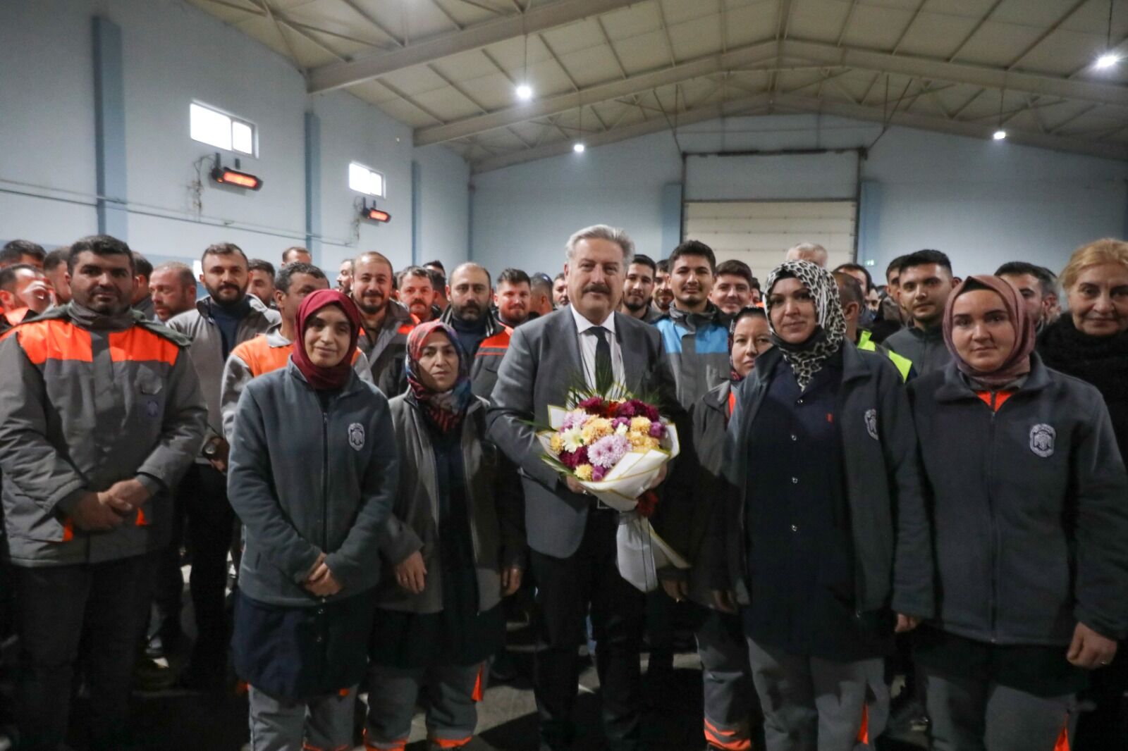 Başkan Palancıoğlu, toplu iş sözleşmesini işçilerle kutladı