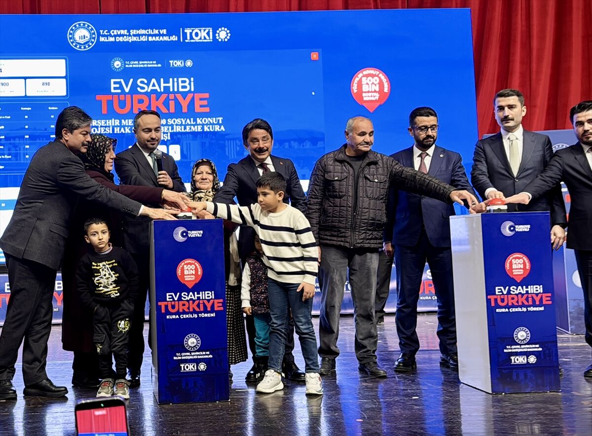 'Yüzyılın Konut Projesi' kapsamında Kırşehir'de yapılacak konutların kurası çekildi