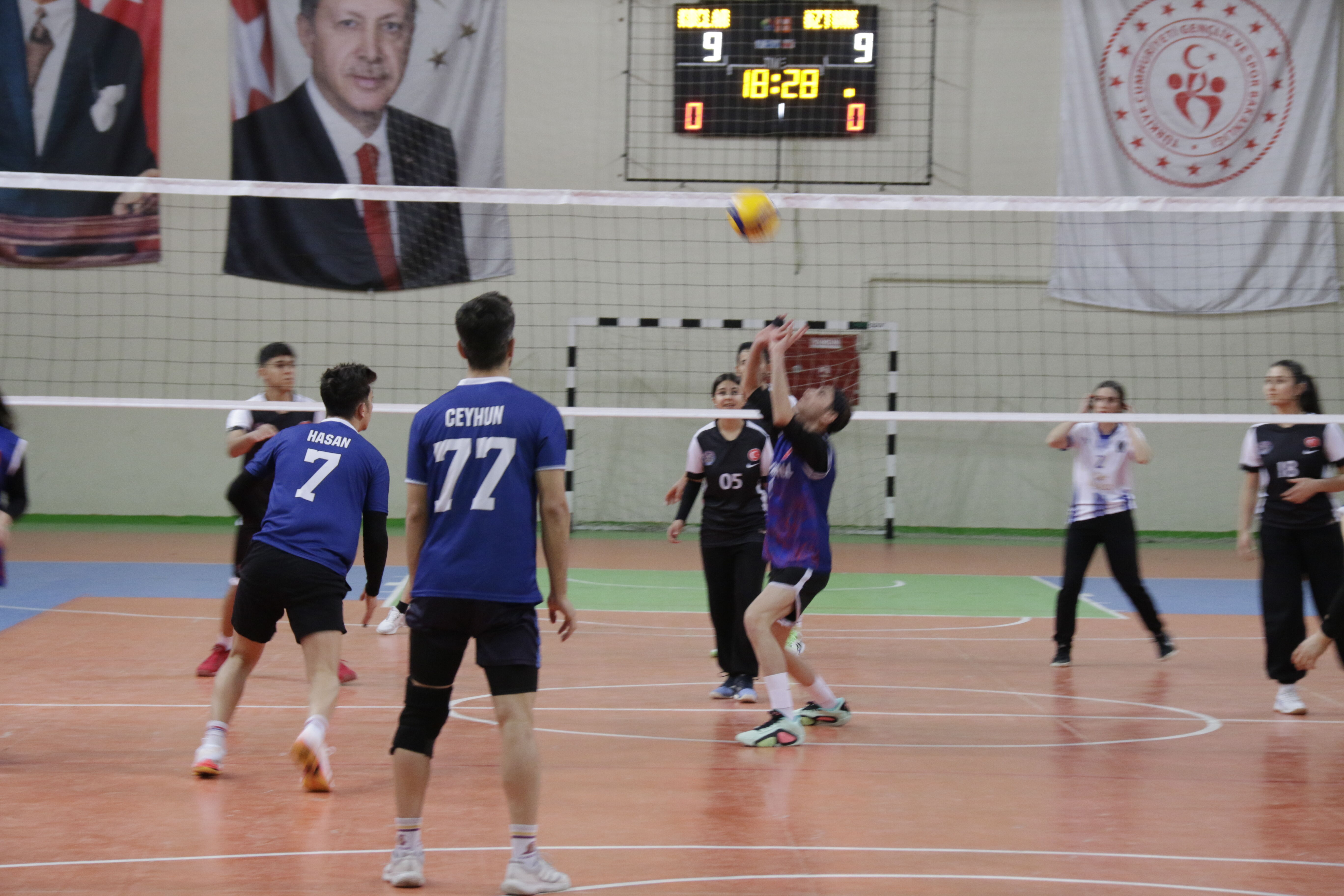 Eskil ilçesinde voleybol turnuvası başladı