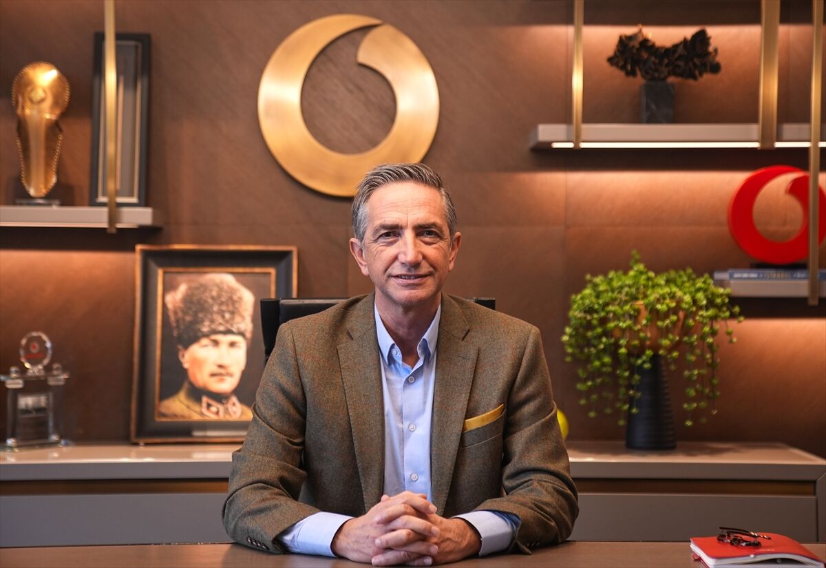 Vodafone Türkiye CEO'su Aksoy, AA'nın 'Yılın Kareleri' oylamasına katıldı