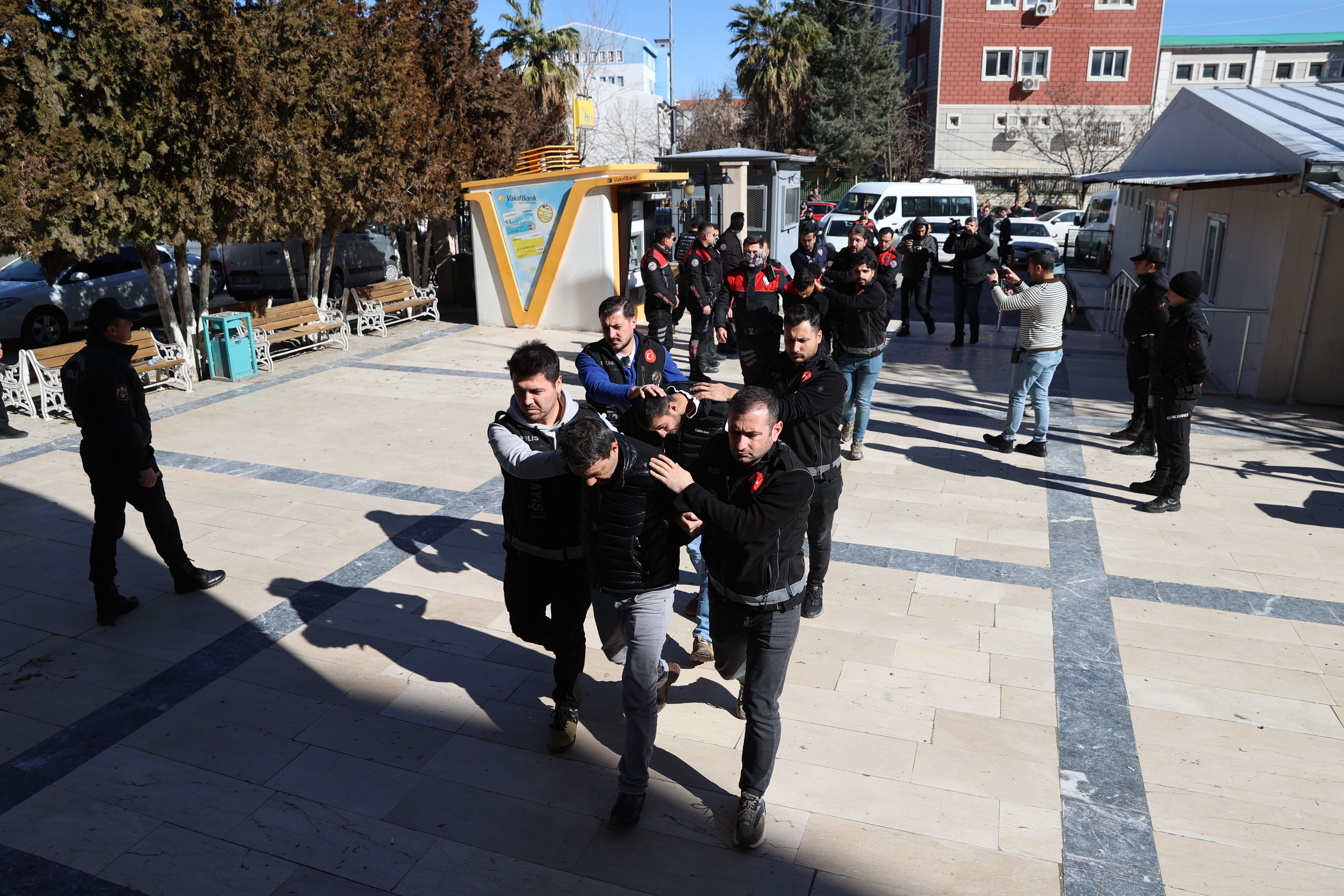 İçişleri Bakanı Yerlikaya'dan, Şanlıurfa'daki kuyumcu soygununa ilişkin paylaşım