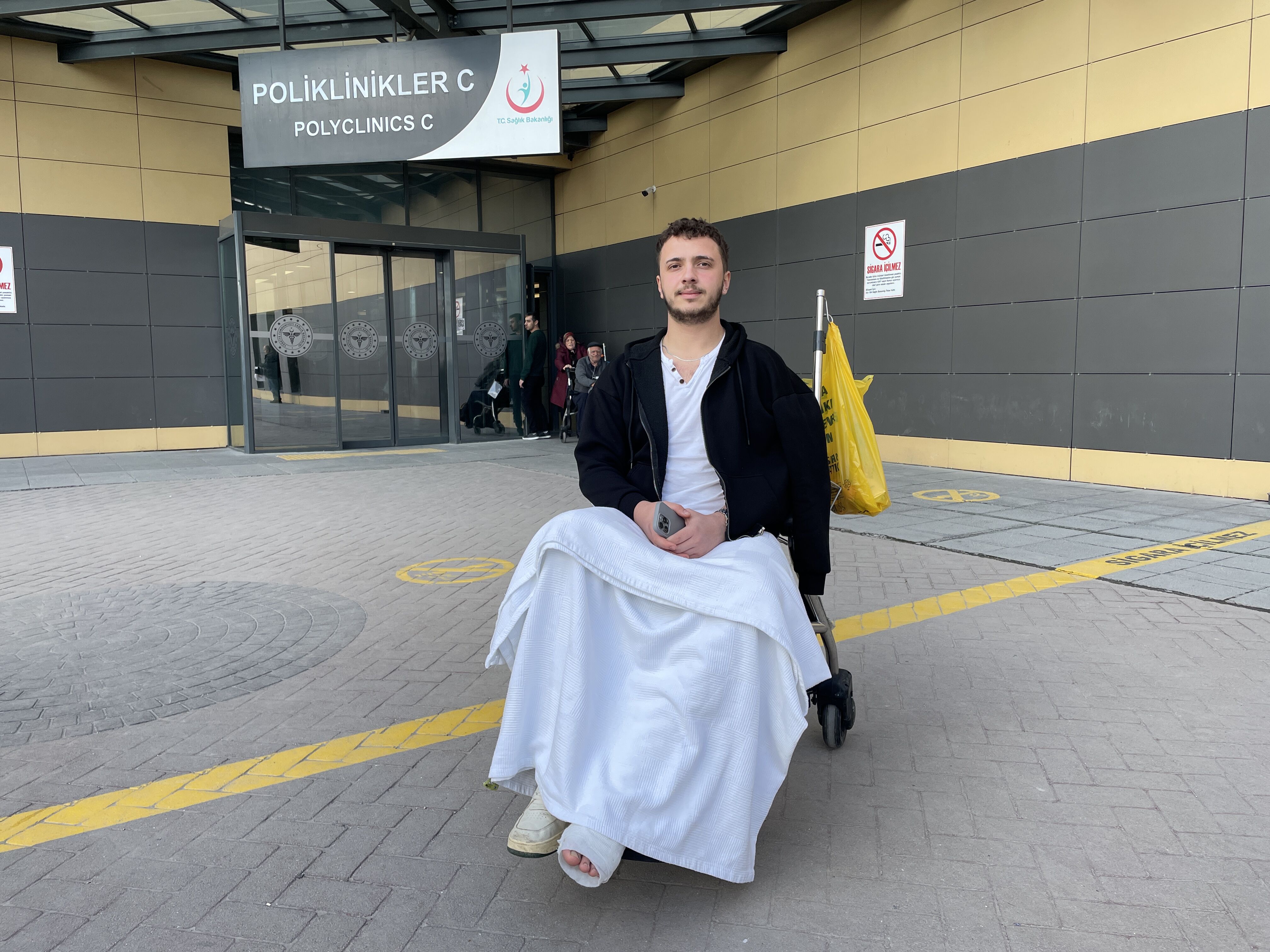 Antalya'daki otobüs kazasında yaralanan üniversitesi öğrencisi Yağız Oğuz, Eskişehir'de tedavi ediliyor:
