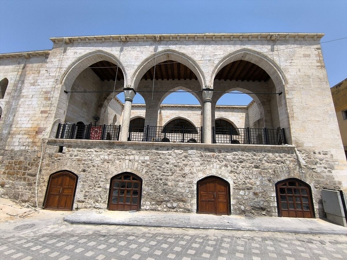 Berat Kandili'nde, restore edilen üç vakıf eseri cami cemaatle buluştu