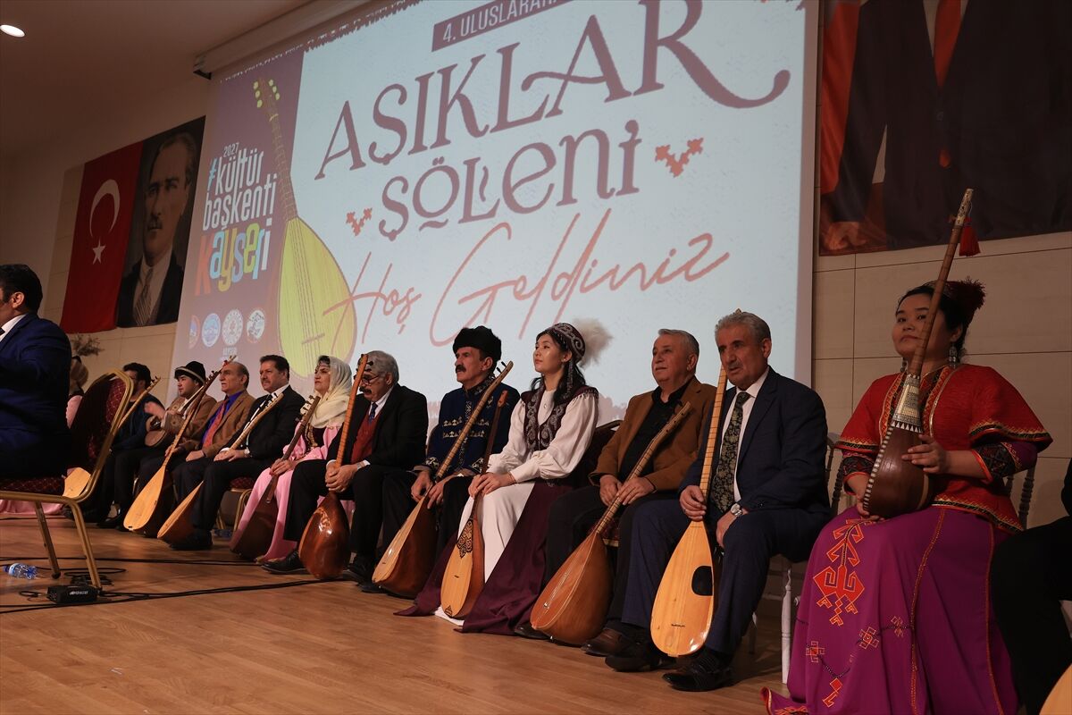 Kayseri'de '4. Uluslararası Aşıklar Şöleni' yapıldı