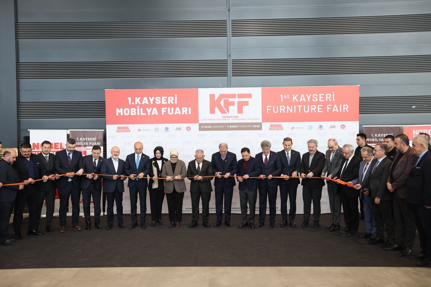 Büyükşehir Belediye Başkanı Büyükkılıç, 1. Kayseri Mobilya Fuarı'nın açılış törenine katıldı