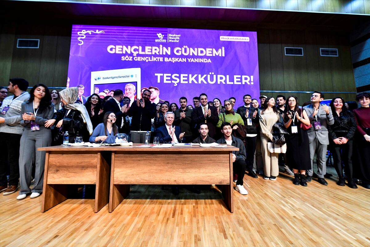 ABB Başkanı Yavaş, 'Söz Gençlikte, Başkan Yanında' programına katıldı