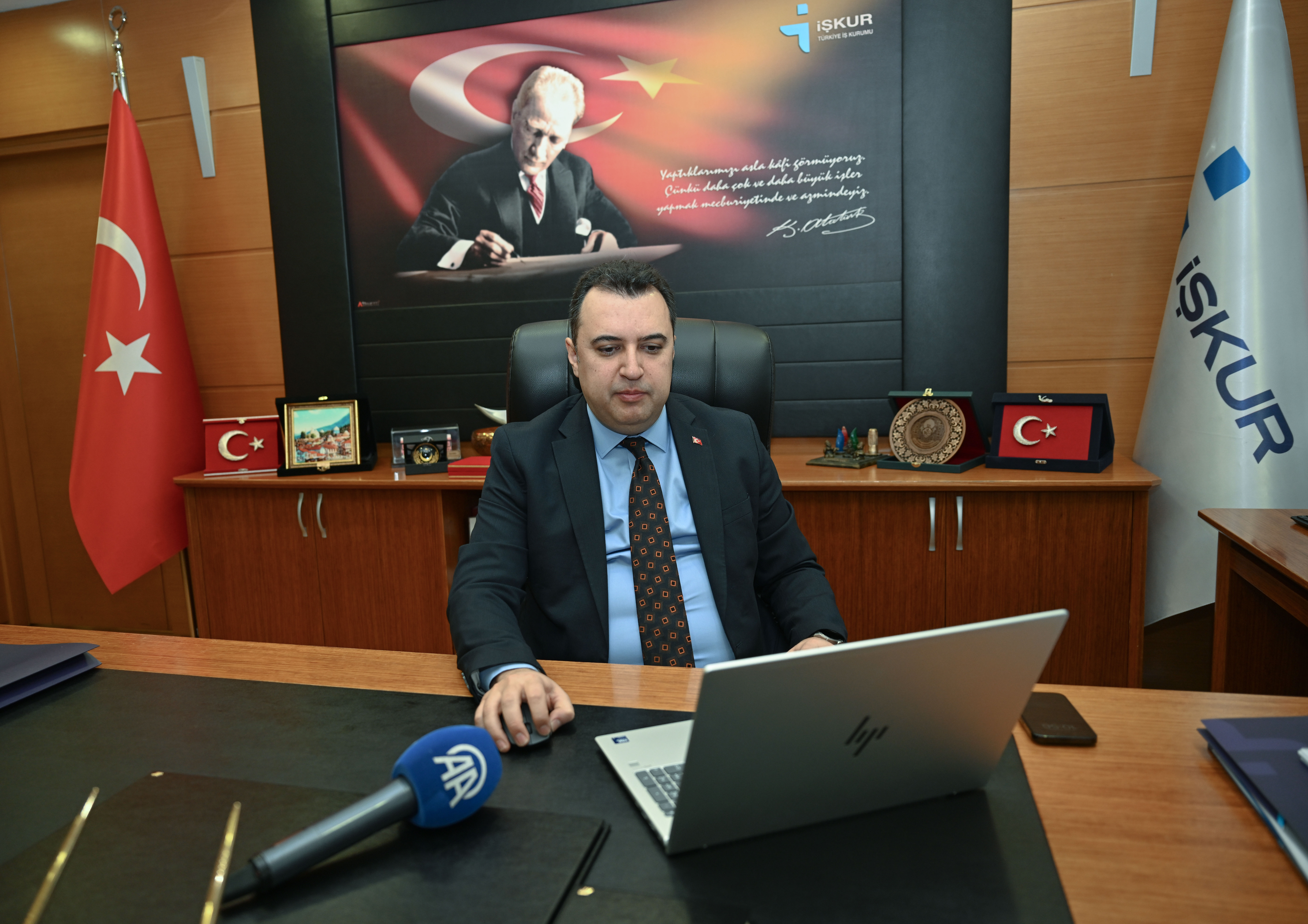 İŞKUR Genel Müdürü Güneş, AA'nın 'Yılın Kareleri' oylamasına katıldı