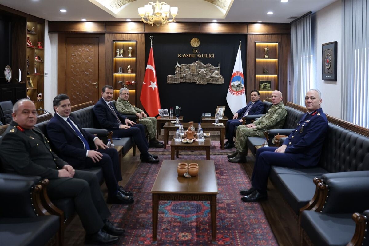 Kayseri Valisi Çiçek, Kara Kuvvetleri Komutanı Orgeneral Tokel ile Milli Savunma Bakan Yardımcısı Ayhan'ı ağırladı