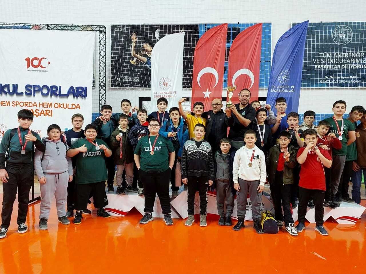 Karatay Belediyespor Güreş Takımı Kahramanmaraş'tan ikincilikle döndü