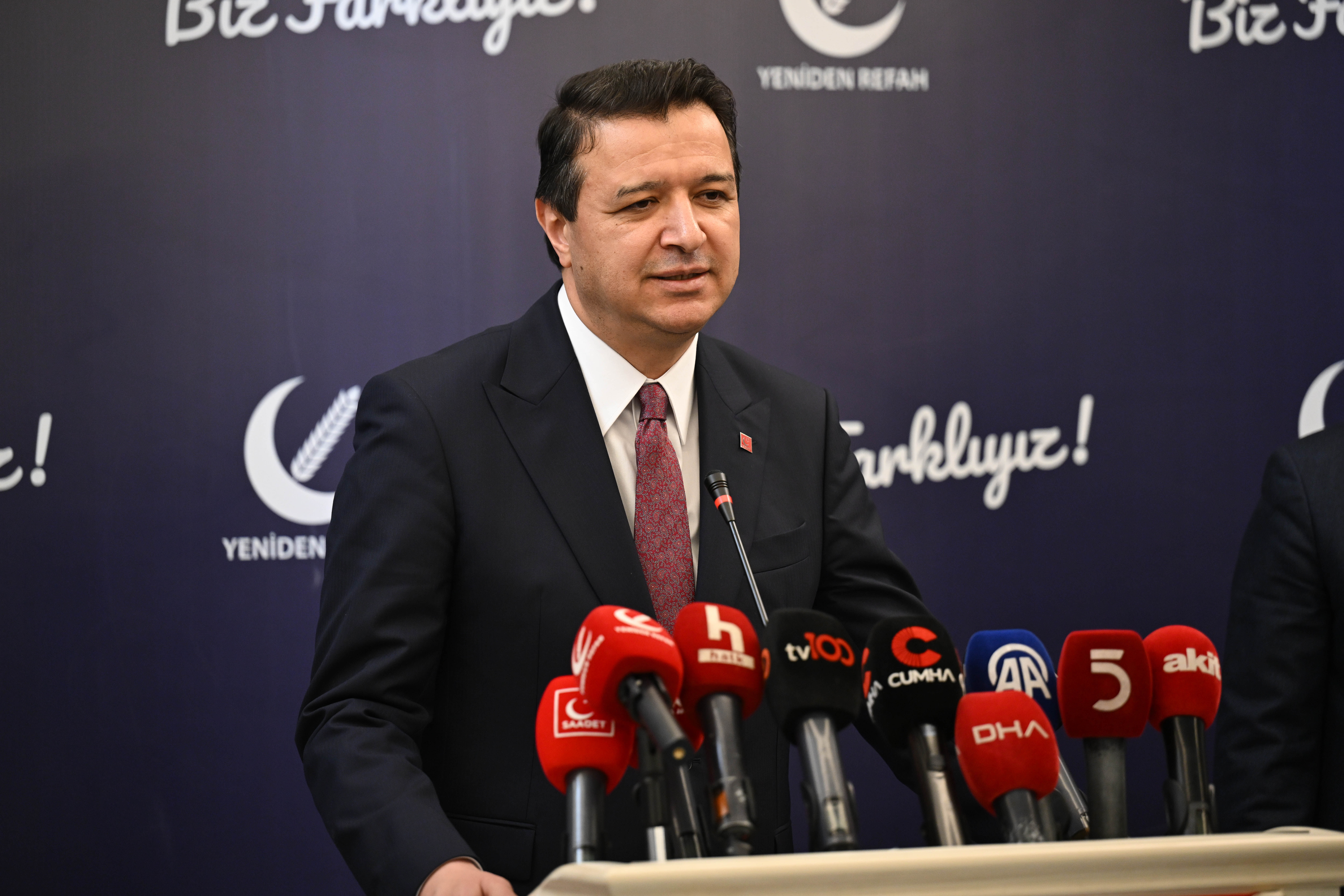 Saadet Partisi Genel Başkanı Arıkan, Yeniden Refah Partisi Genel Başkanı Erbakan'ı ziyaret etti