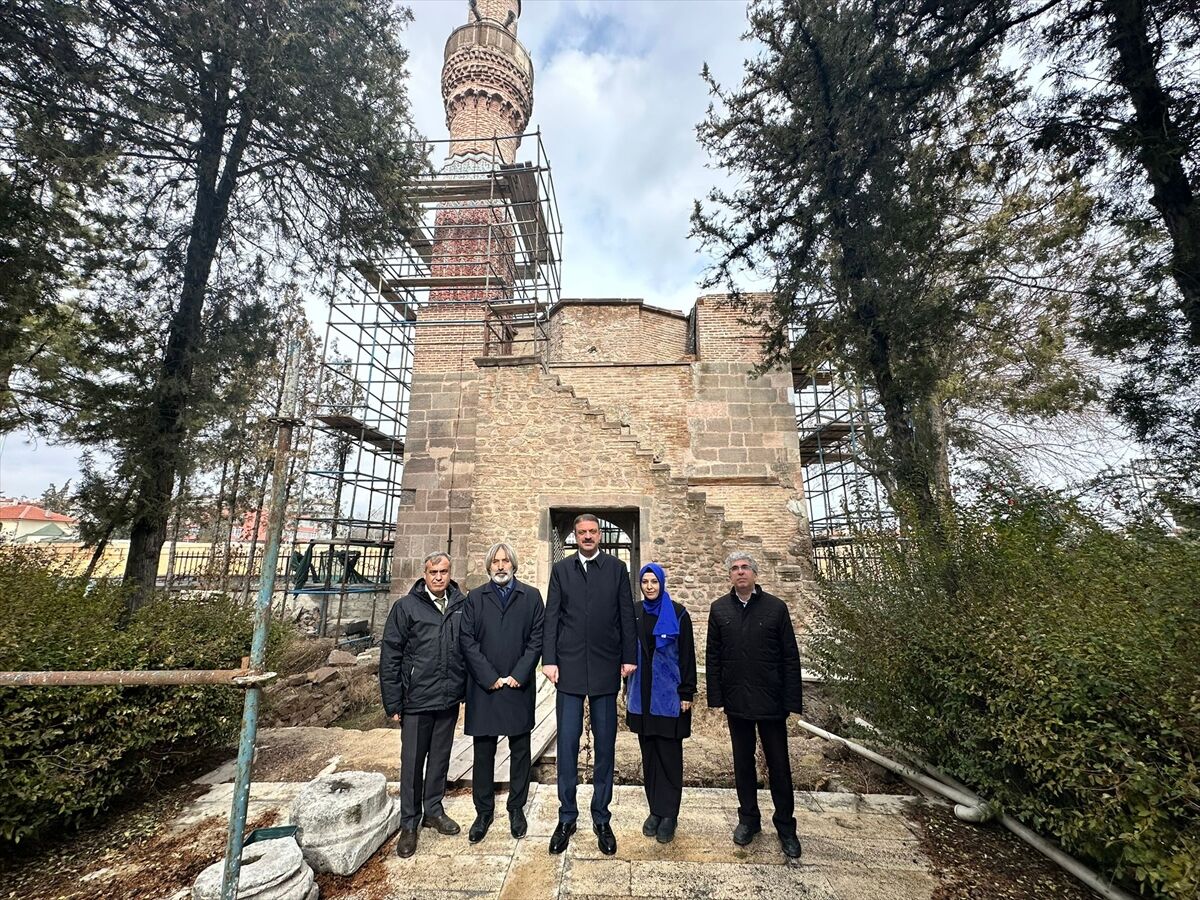Vakıflar Genel Müdürü Aksu, Konya'da restorasyon çalışmalarını inceledi
