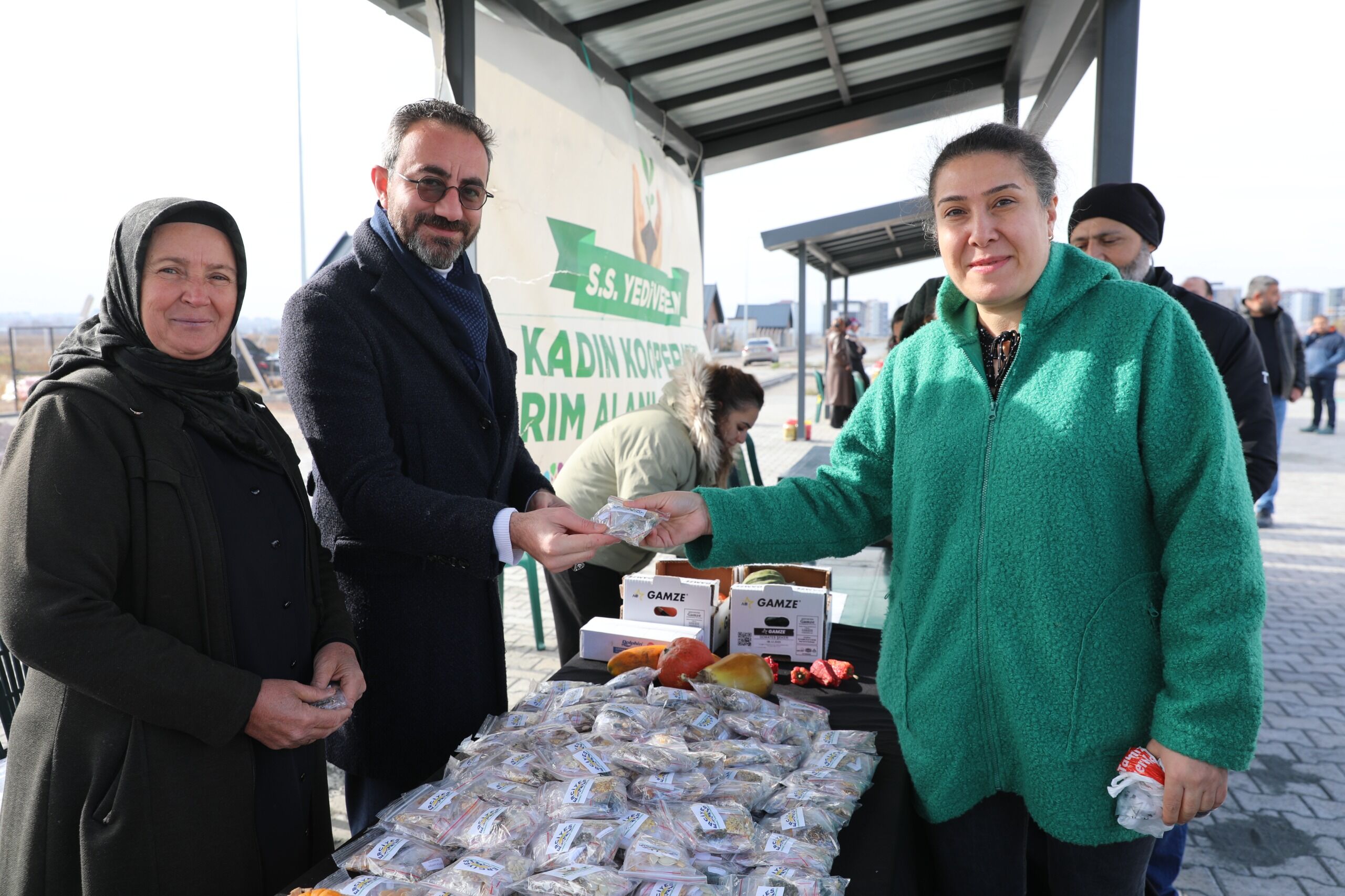 Kocasinan Belediyesi, ata tohumu dağıttı
