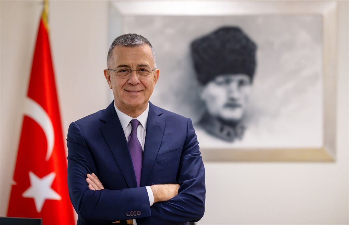 Gençlerin gelecekteki en büyük güvencesi 'değişime uyum yeteneği' olacak
