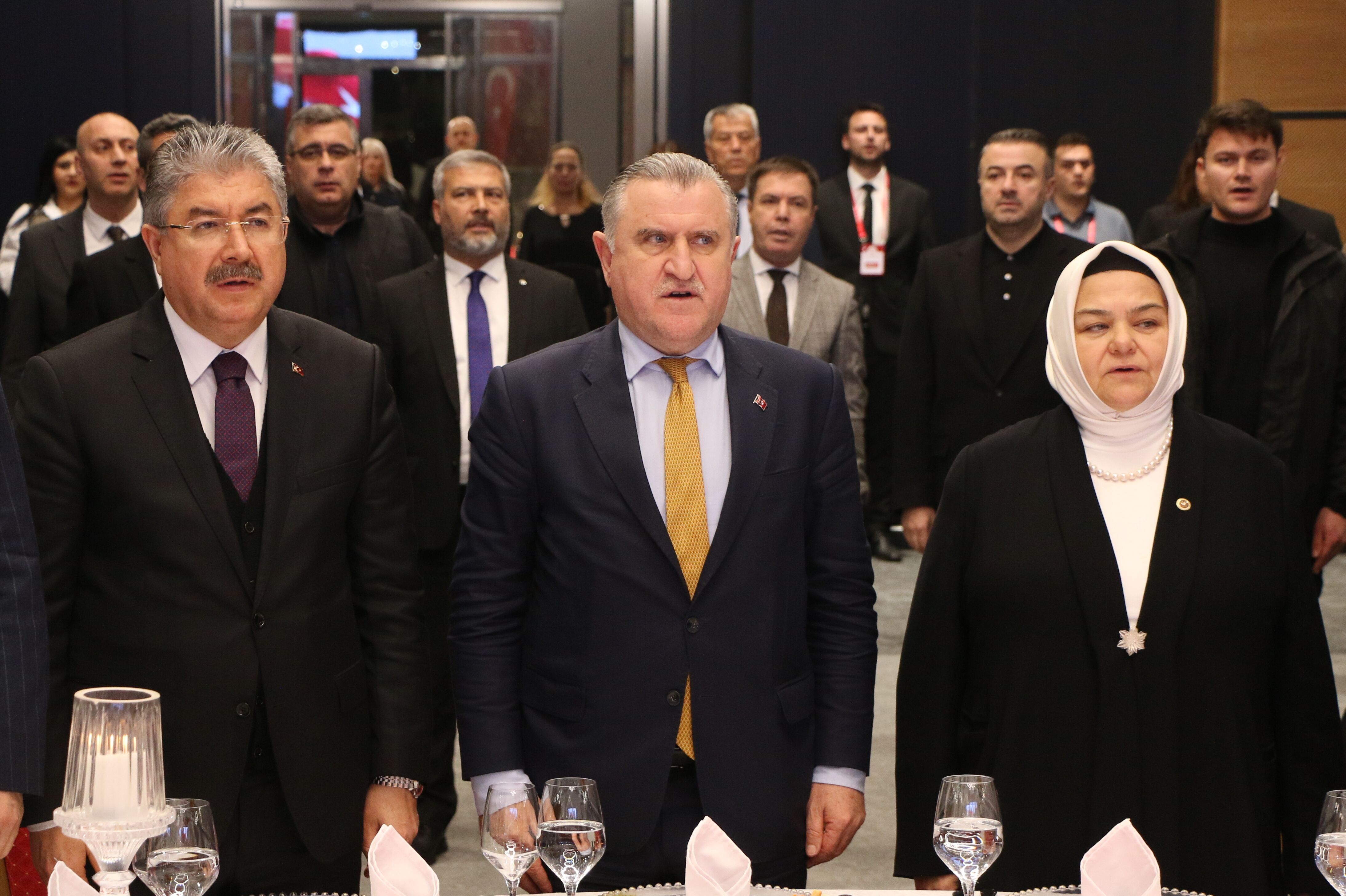 Gençlik ve Spor Bakanı Bak, Eskişehir'de amatör spor kulüplerinin temsilcileriyle buluştu