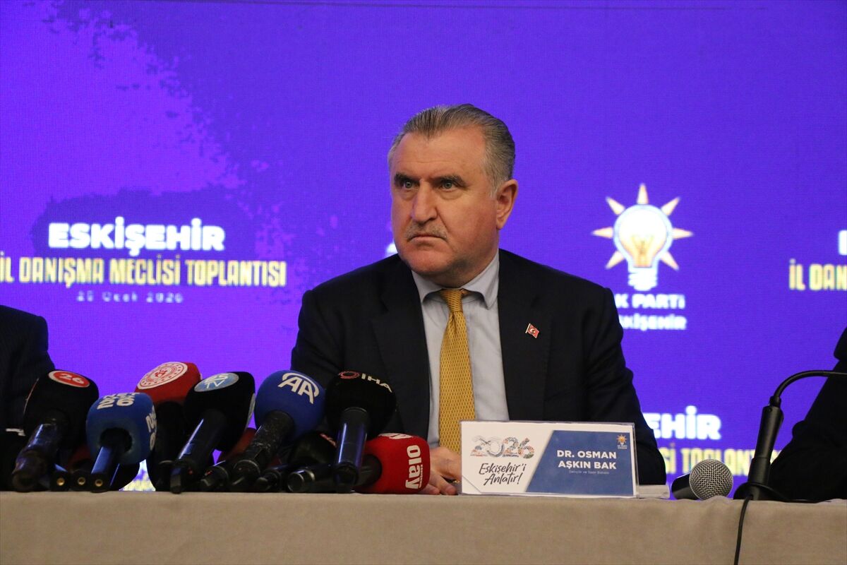 Gençlik ve Spor Bakanı Bak, Eskişehir'de AK Parti İl Danışma Meclisi Toplantısı'nda konuştu: