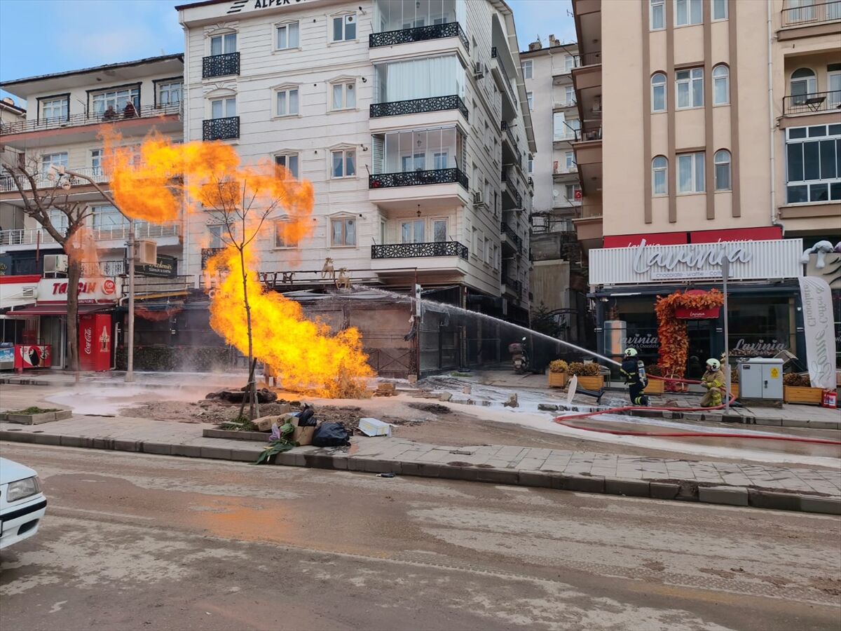 Kırıkkale'de doğal gaz borusunun patlaması sonucu 1 işçi yaralandı