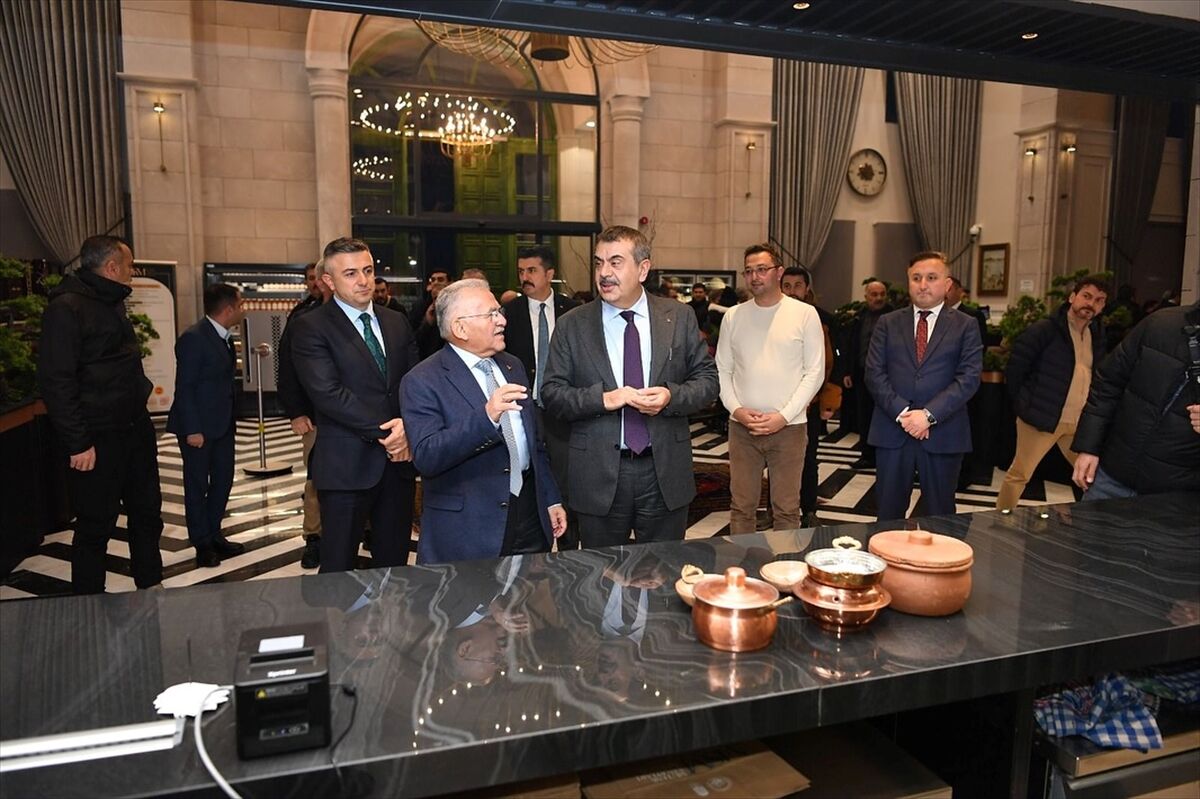 Milli Eğitim Bakanı Tekin, Kayseri'de Mutfak Sanatları Merkezi'ni ziyaret etti