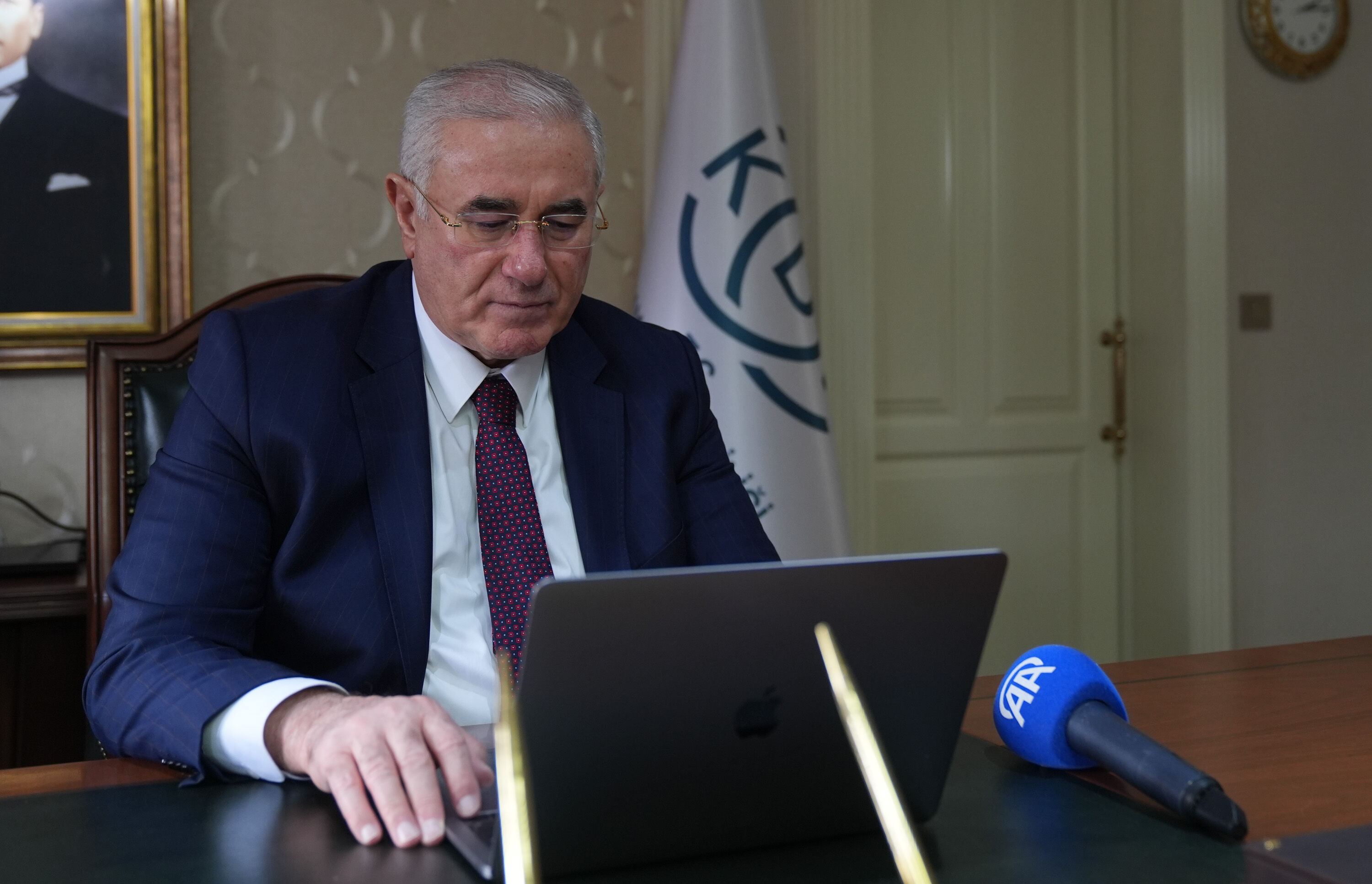 Kamu Başdenetçisi Akarca, AA'nın 'Yılın Kareleri' oylamasına katıldı