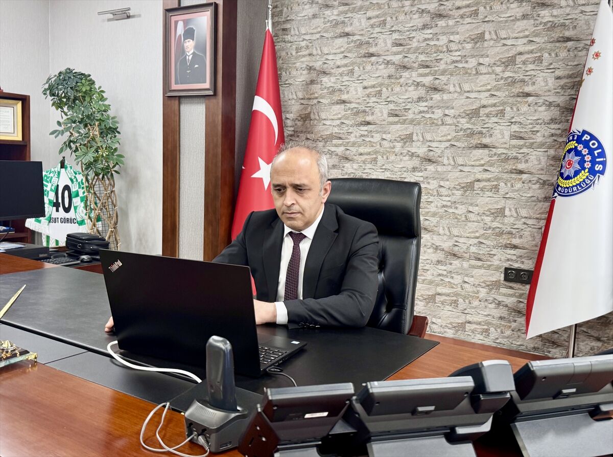 Kırşehir İl Emniyet Müdürü Görücü, AA'nın 'Yılın Kareleri' oylamasına katıldı