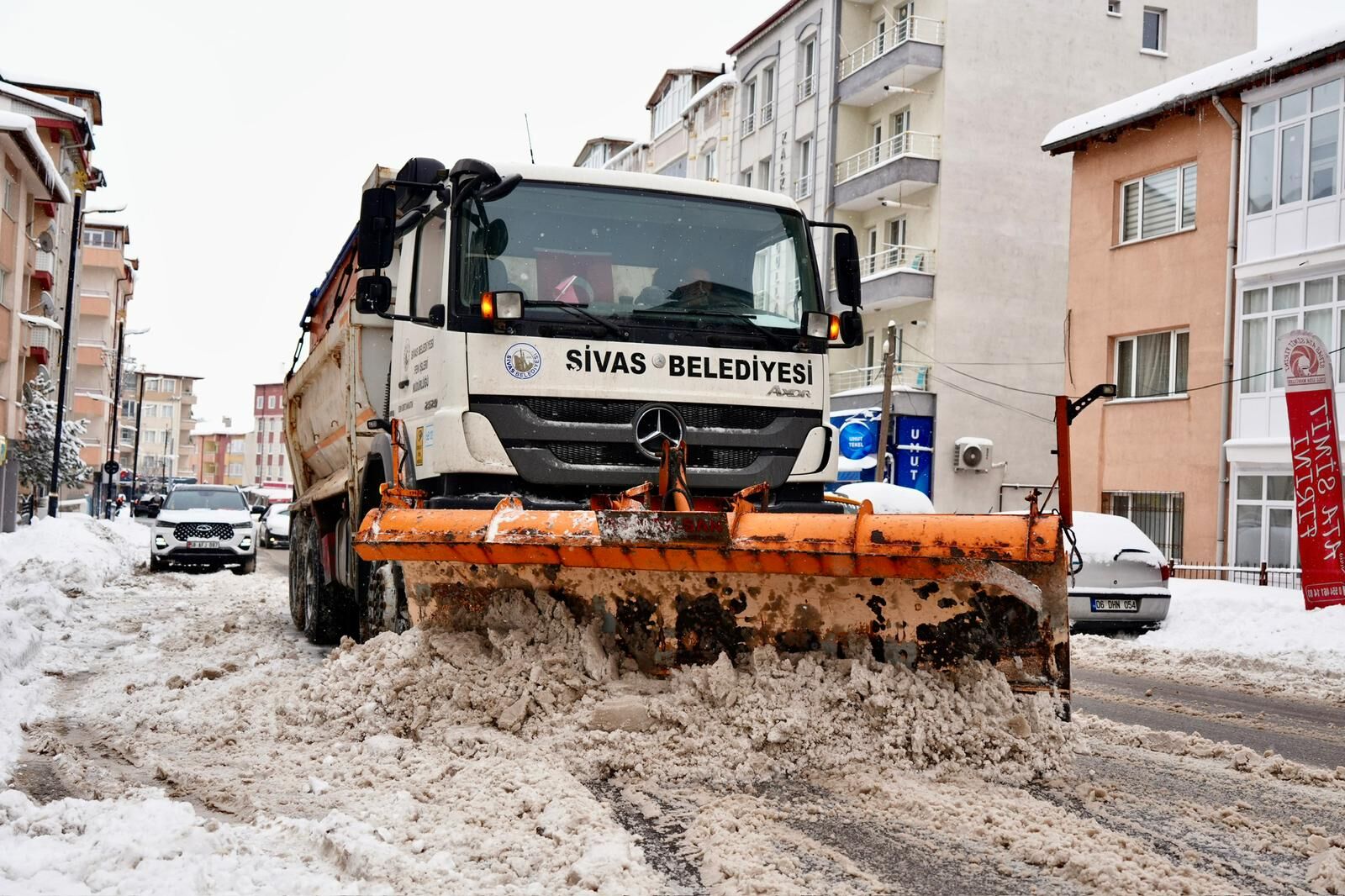 Sivas'ta kar yağışı hayatı olumsuz etkiliyor
