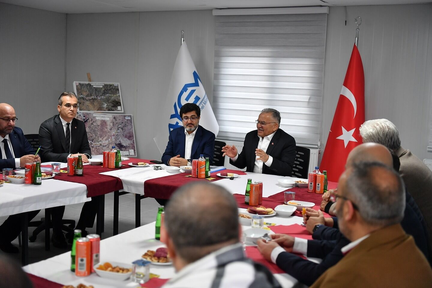 Kayseri'de tarihi Kapalı Çarşı esnafı, AA'nın 'Yılın Kareleri' oylamasına katıldı