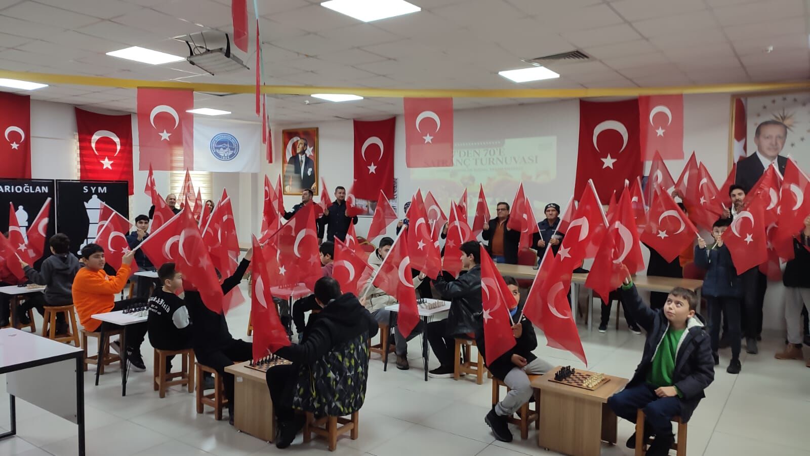 Sarıoğlan'da düzenlenen satranç turnuvası başladı