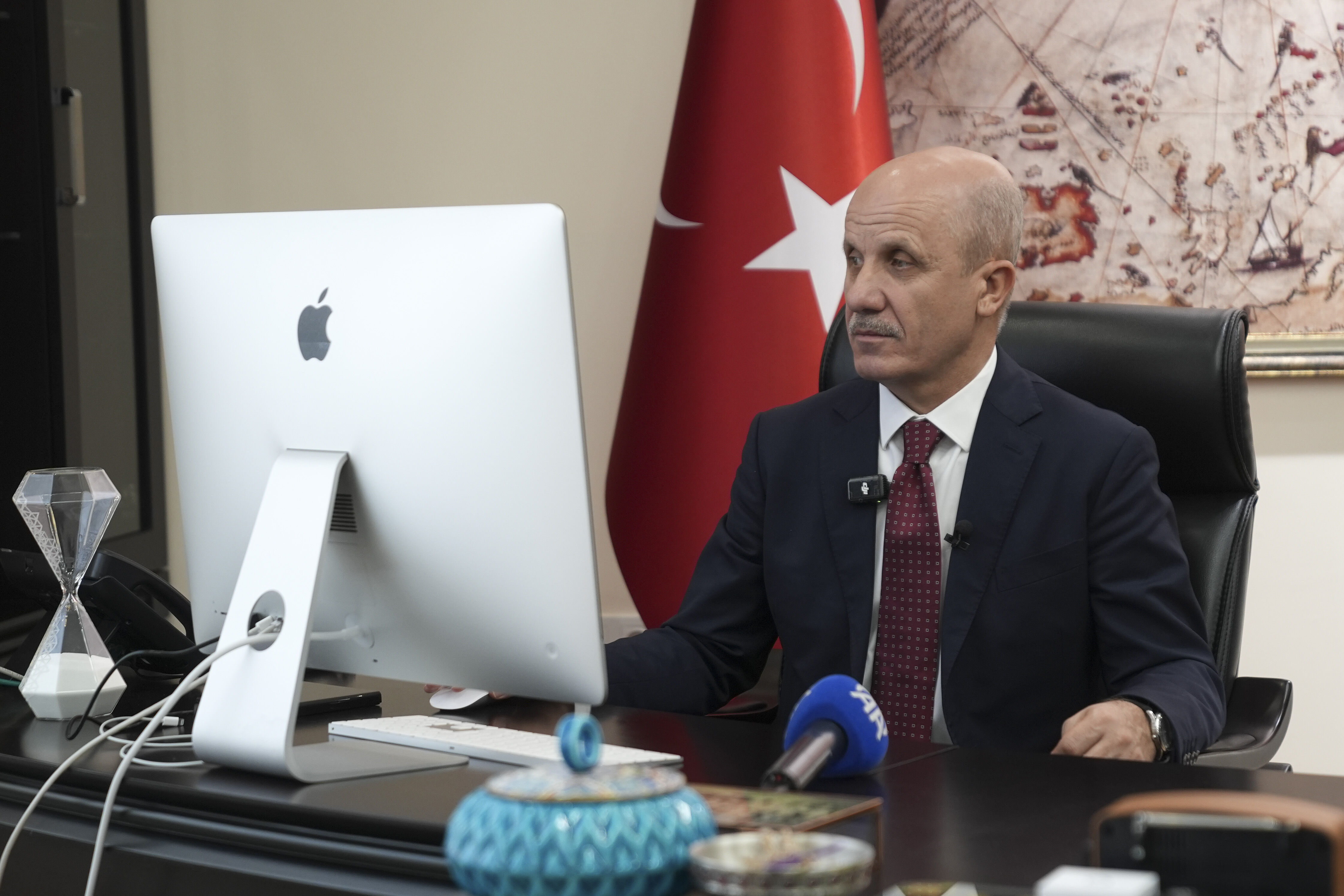 YÖK Başkanı Özvar, AA'nın 'Yılın Kareleri' oylamasına katıldı