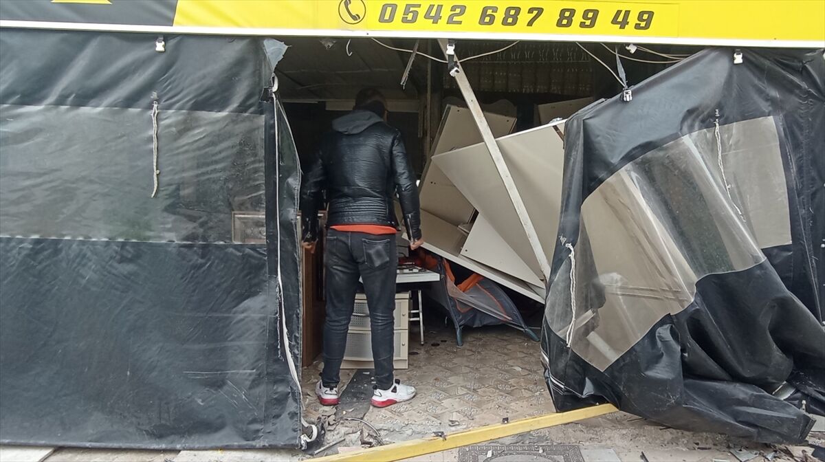 Karaman'da iki otomobilin çarpıştığı kazada 3 kişi yaralandı