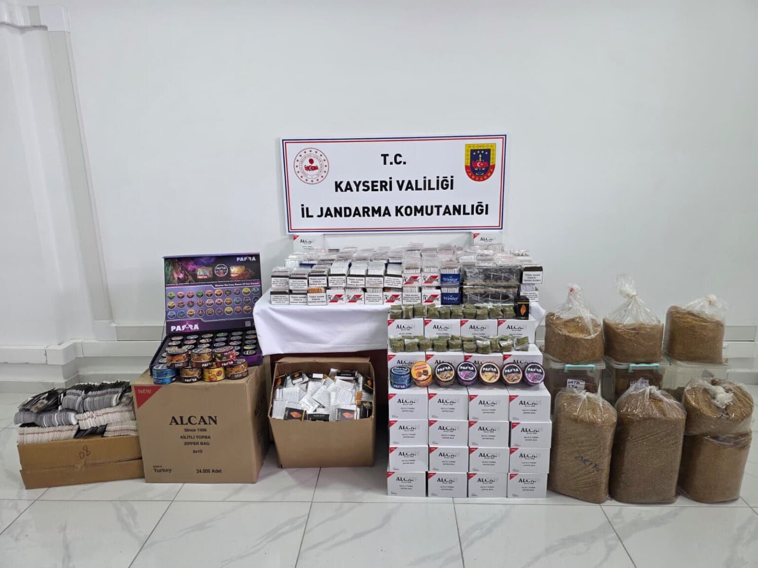 Kayseri'de 26 bin 240 kaçak makaron ele geçirildi